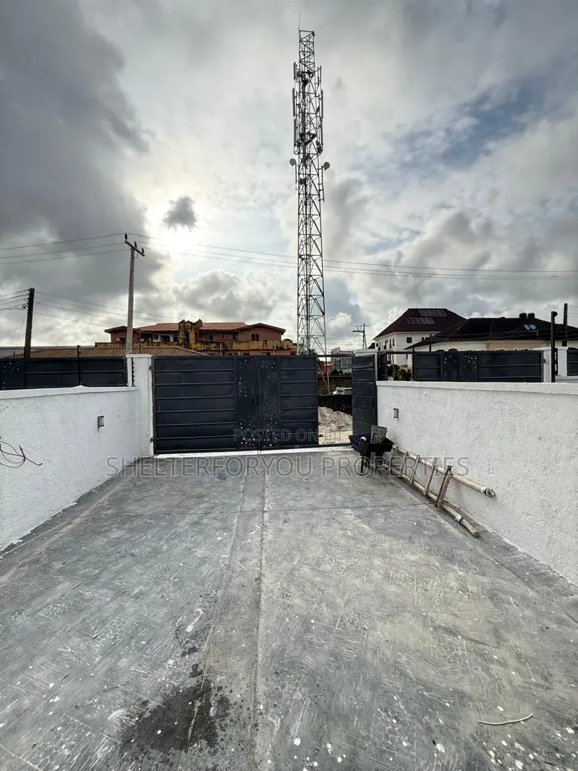 3bdrm Duplex in Sangotedo for sale