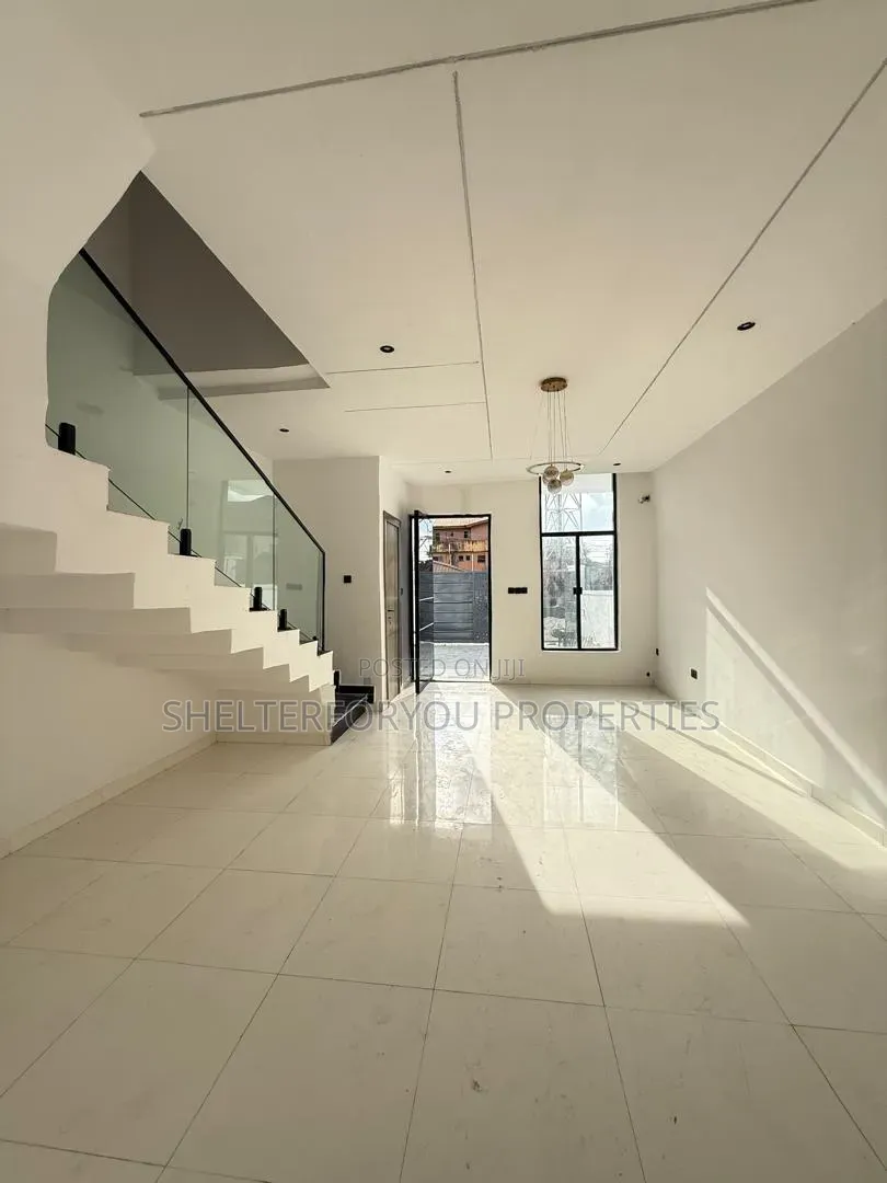 3bdrm Duplex in Sangotedo for sale