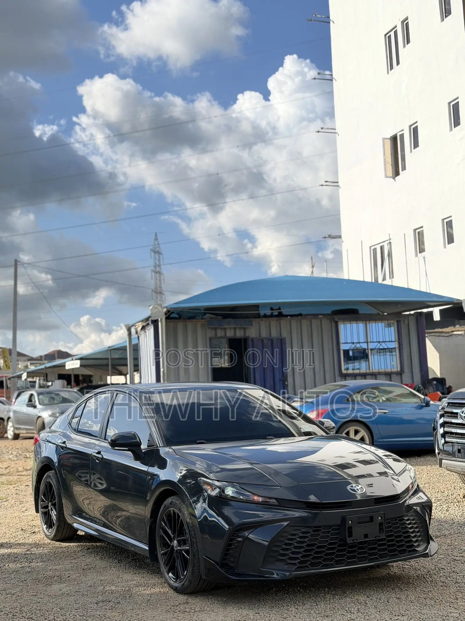 Toyota Camry SE 2025 Gray