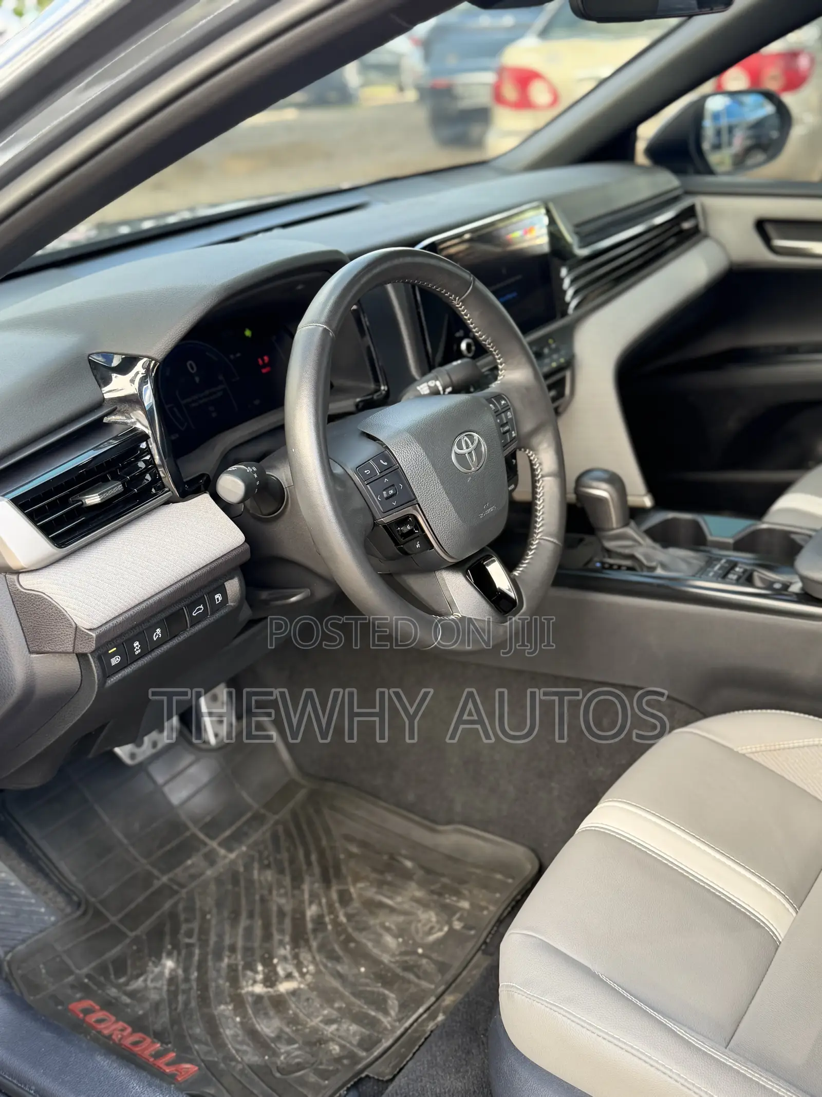 Toyota Camry SE 2025 Gray