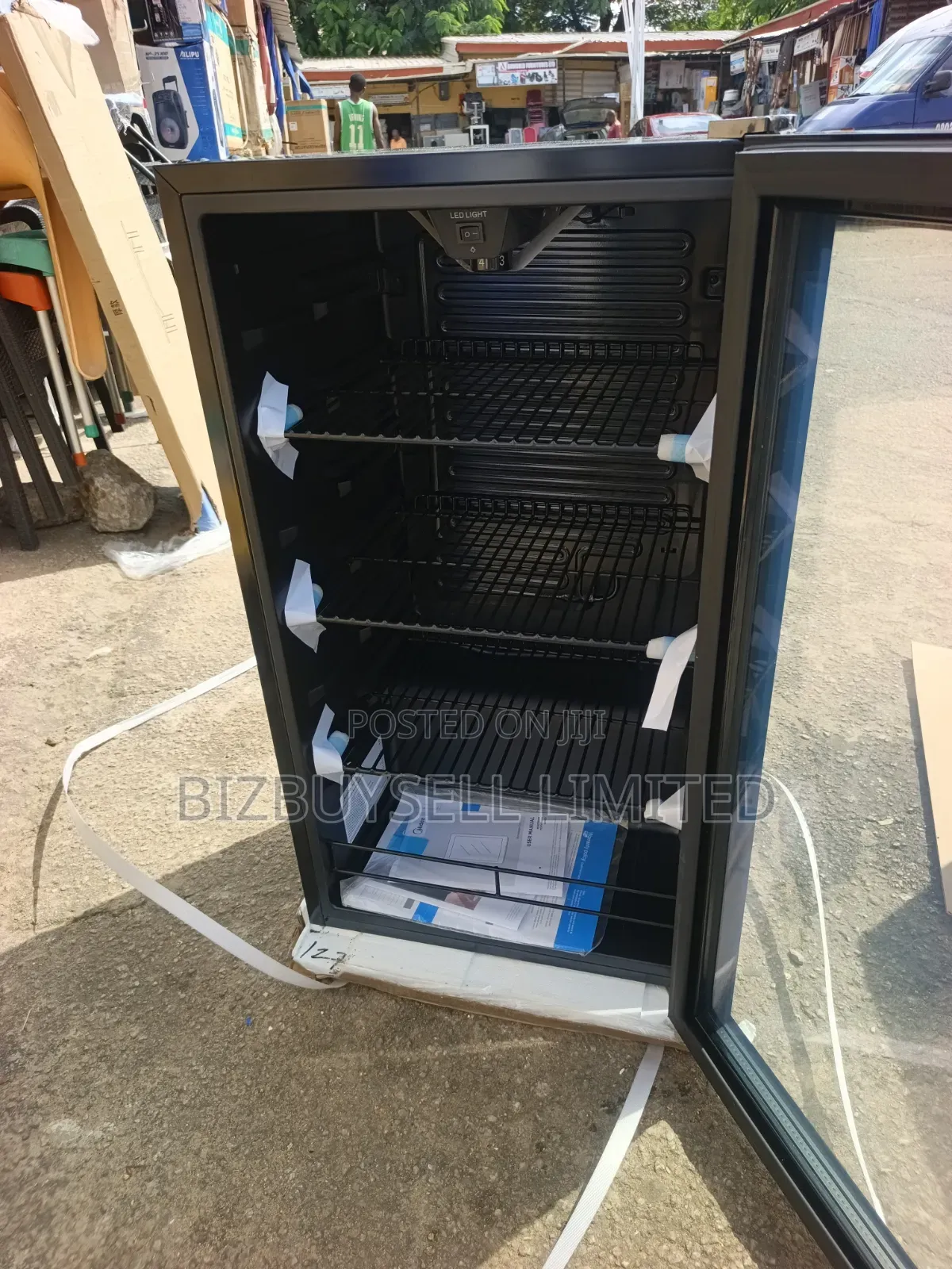 Midea Standing Chiller, Showcase.