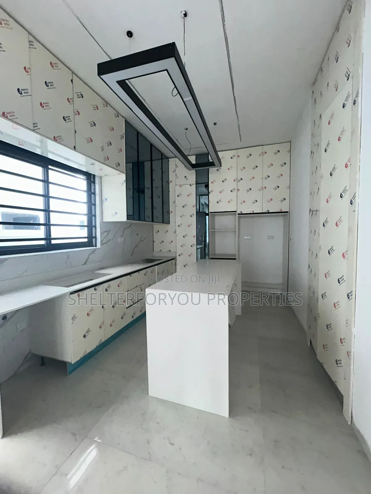 4bdrm Duplex in Lekki Expressway for sale