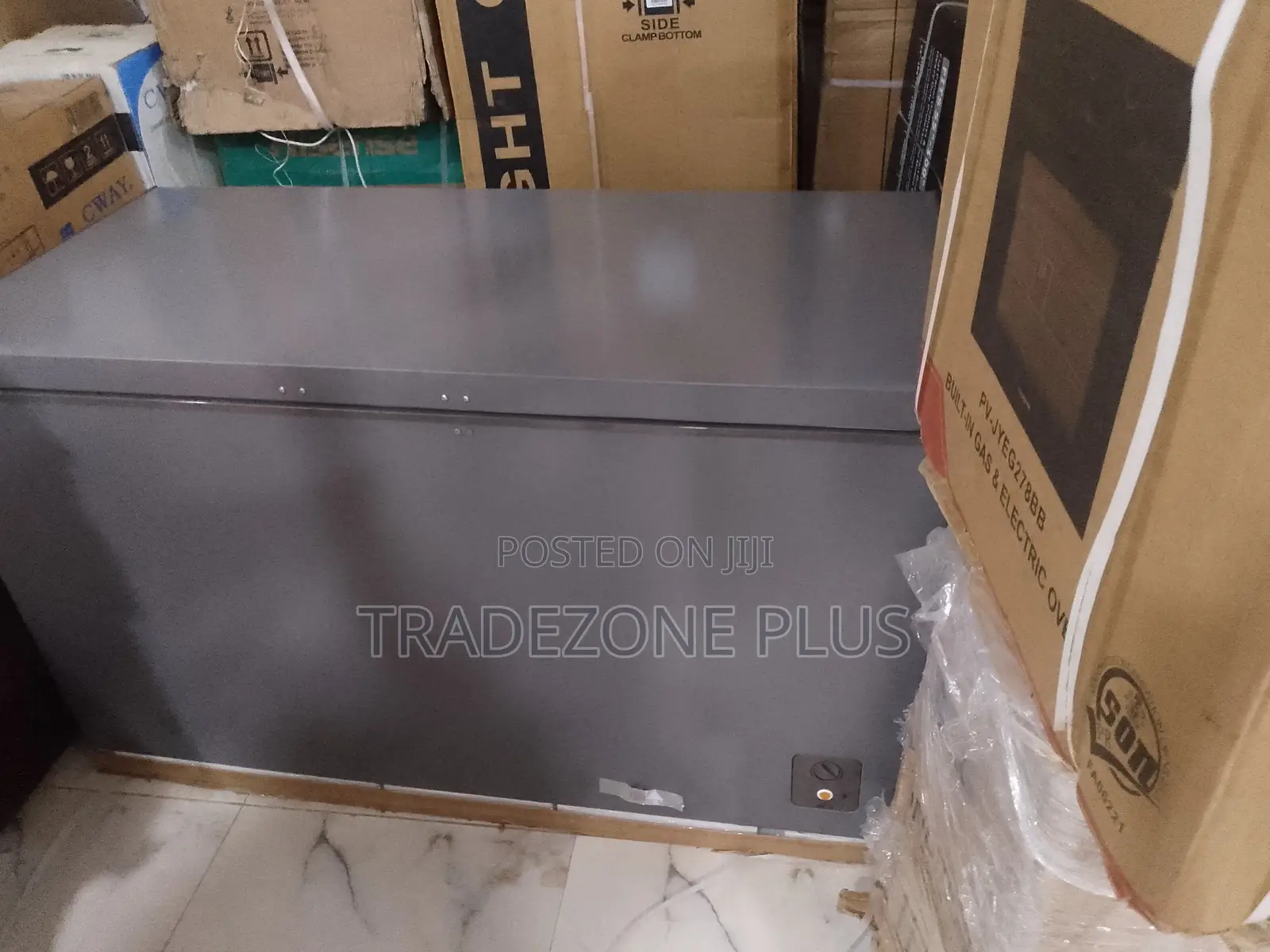 Spacious 420L Hisense Chest Freezer