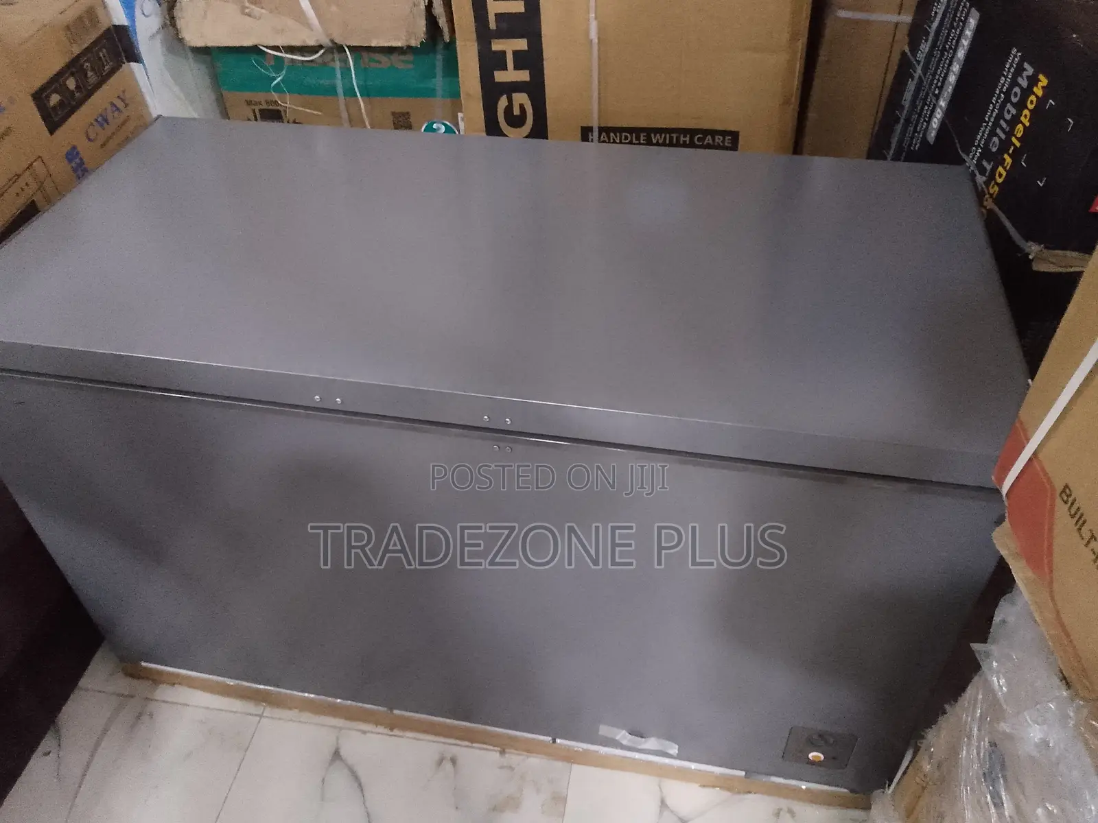 Spacious 420L Hisense Chest Freezer