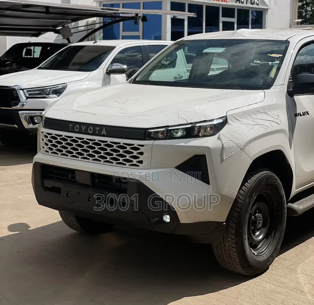 New Toyota Hilux 2026 White
