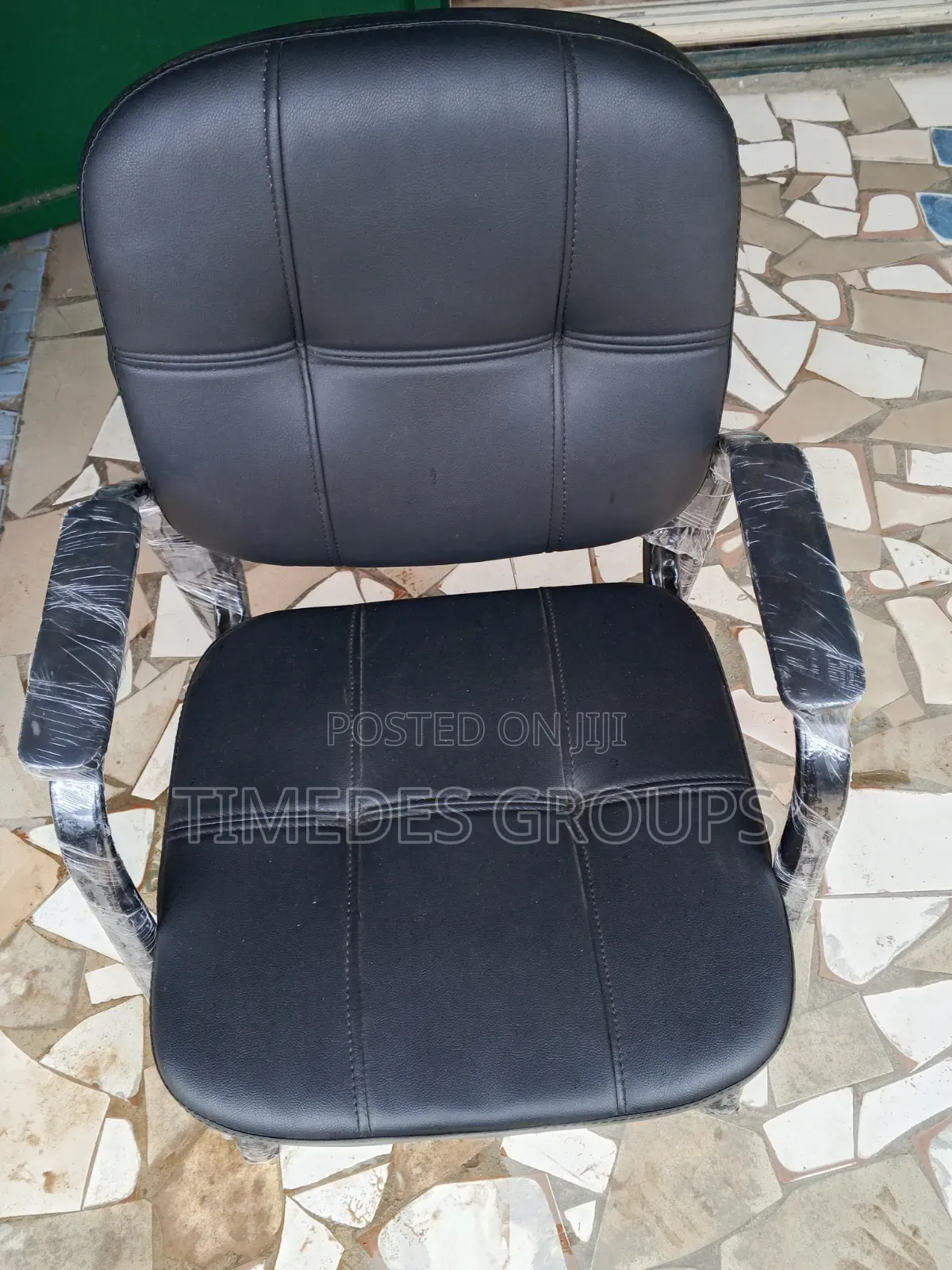 4 Lag Office Chair