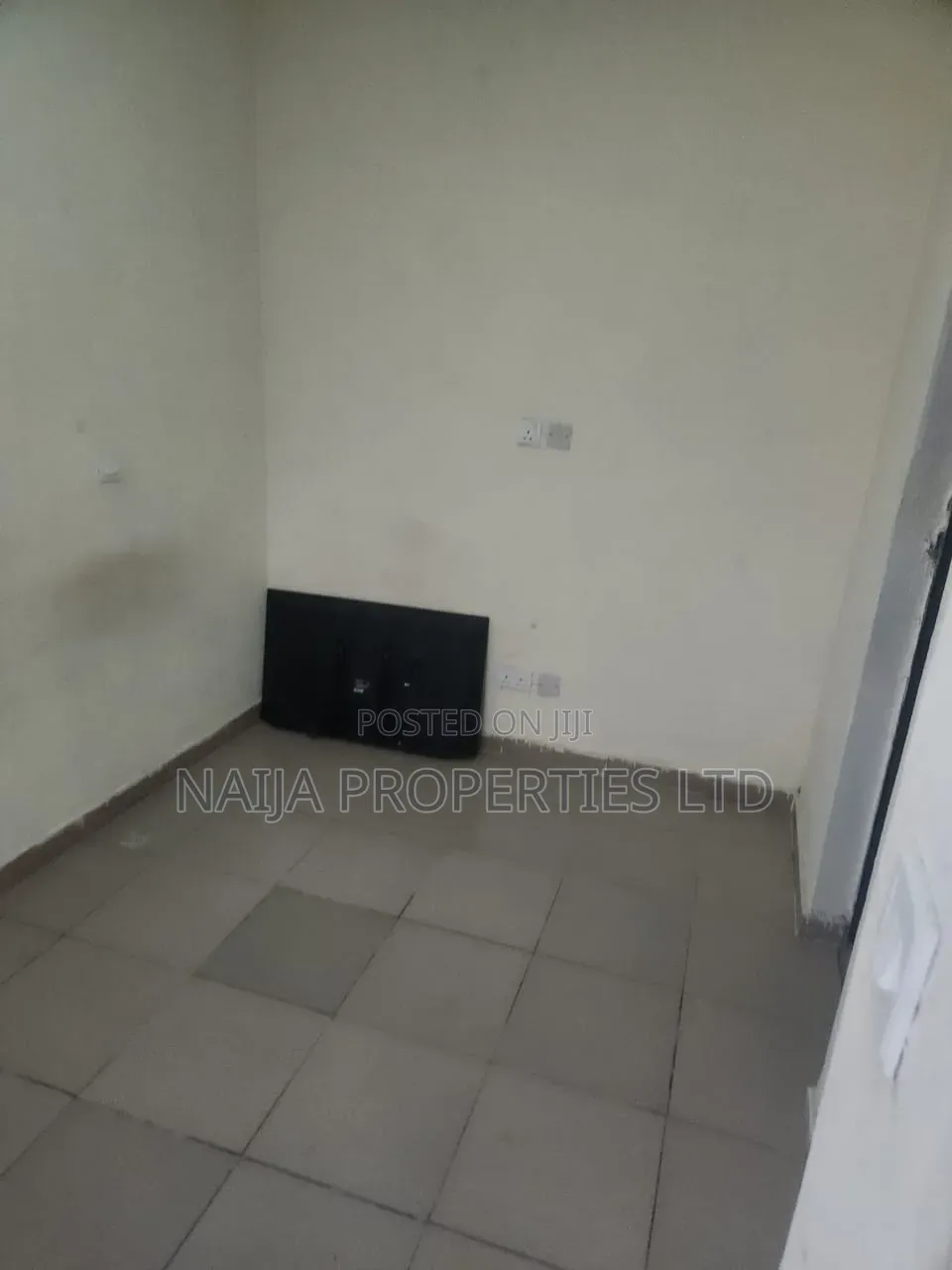 Studio Apartment in Fatai Arobioke, Lekki Phase 1 for rent