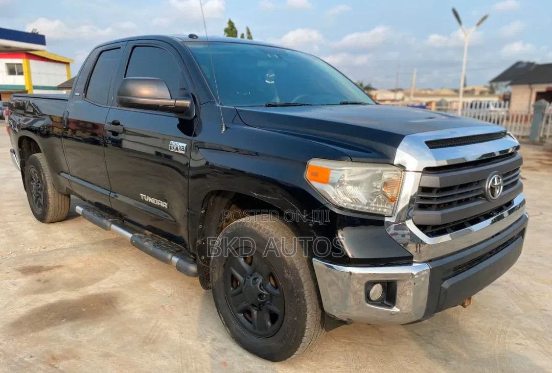 Toyota Tundra 2016 Black
