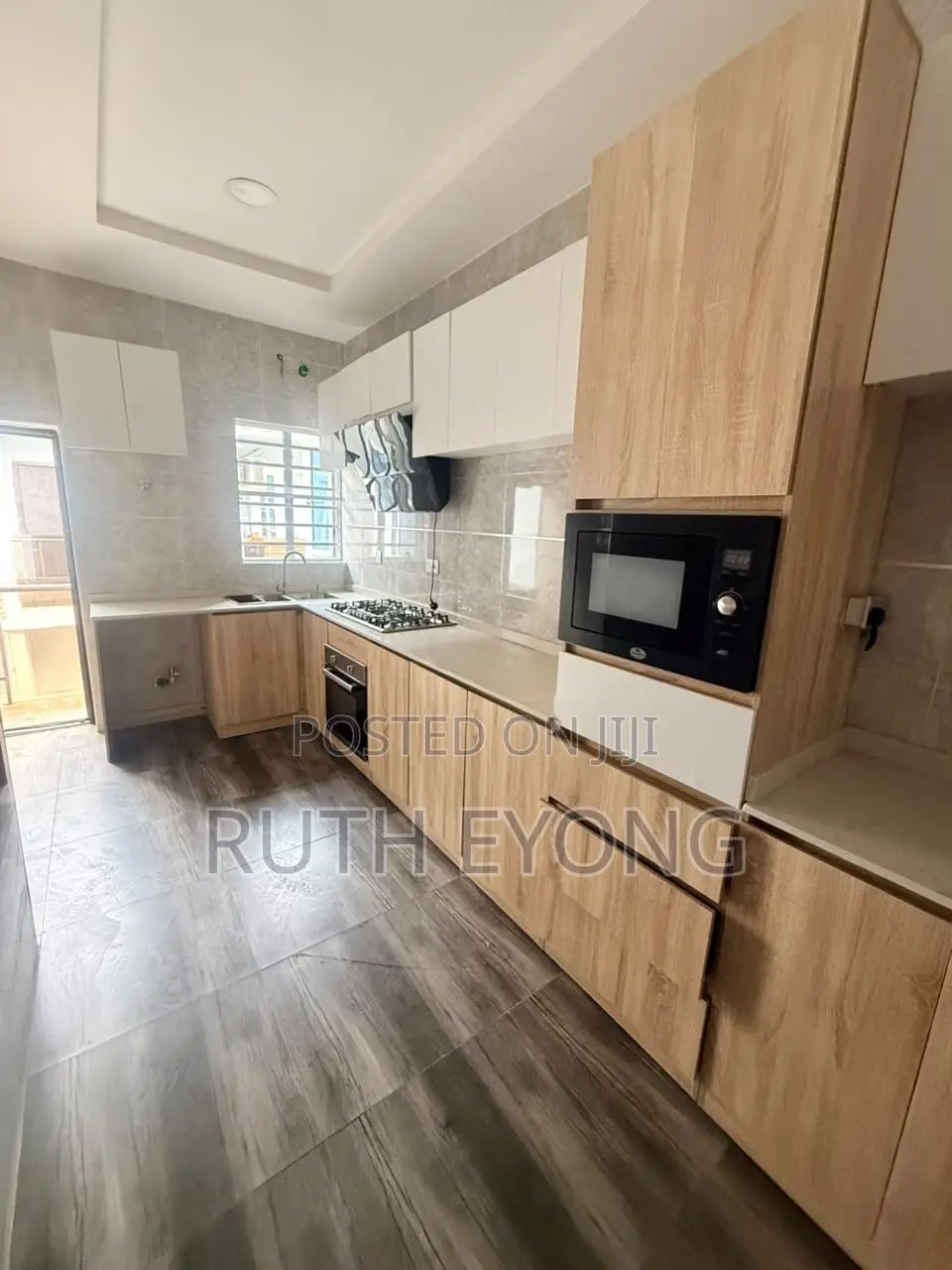 3bdrm Apartment in Lekki Right Lekk for rent