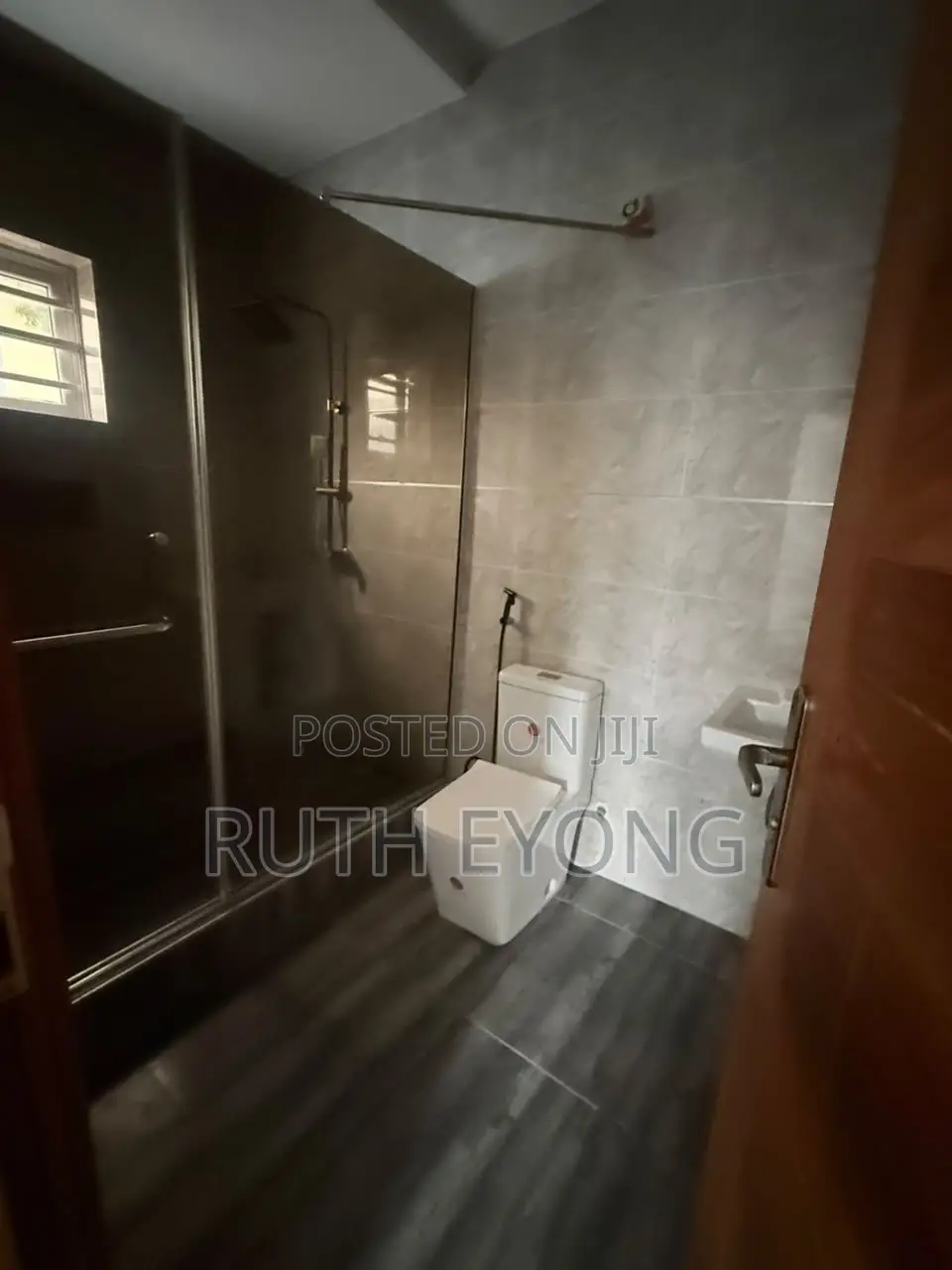 3bdrm Apartment in Lekki Right Lekk for rent