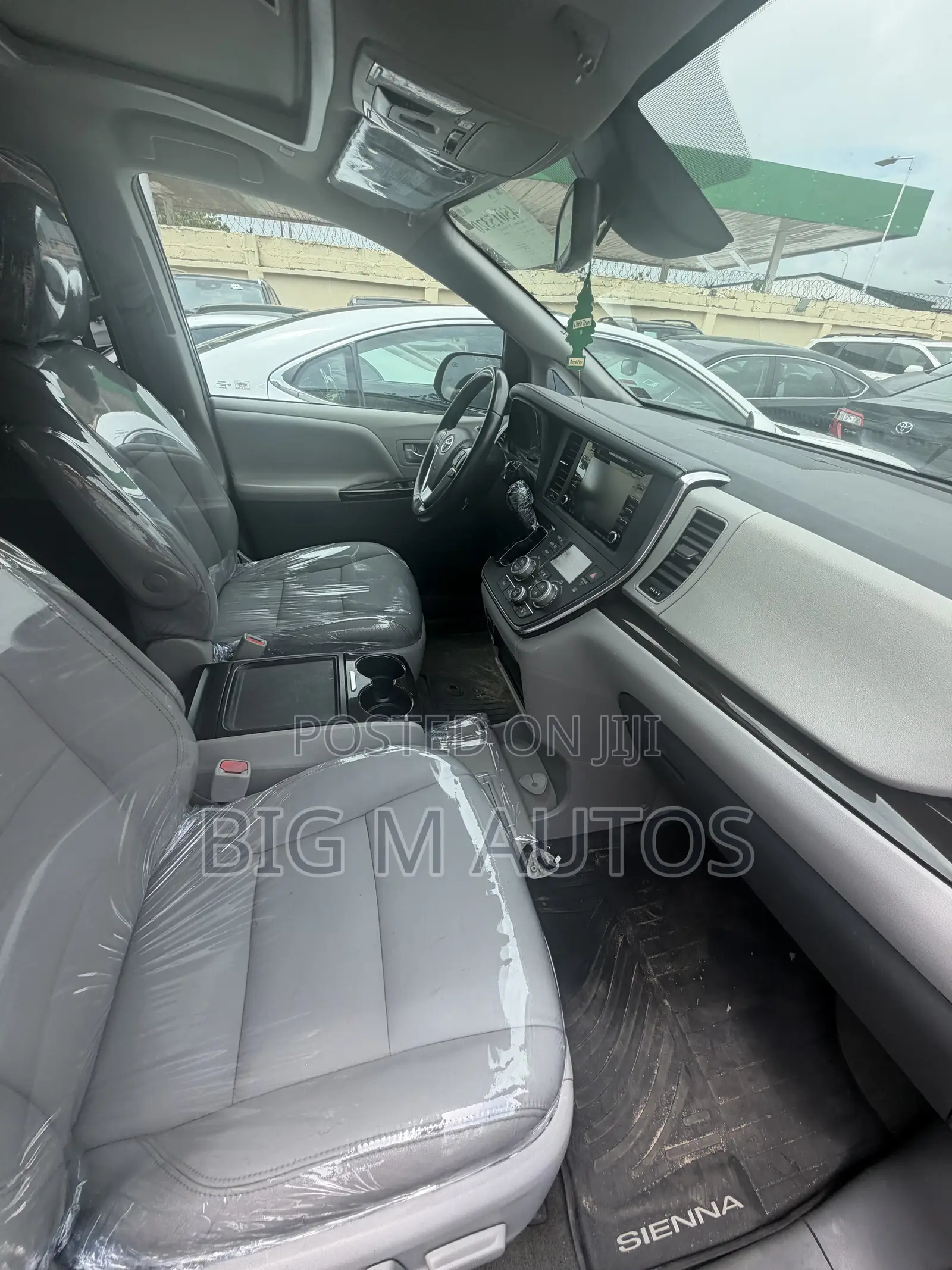Toyota Sienna 2018 Black