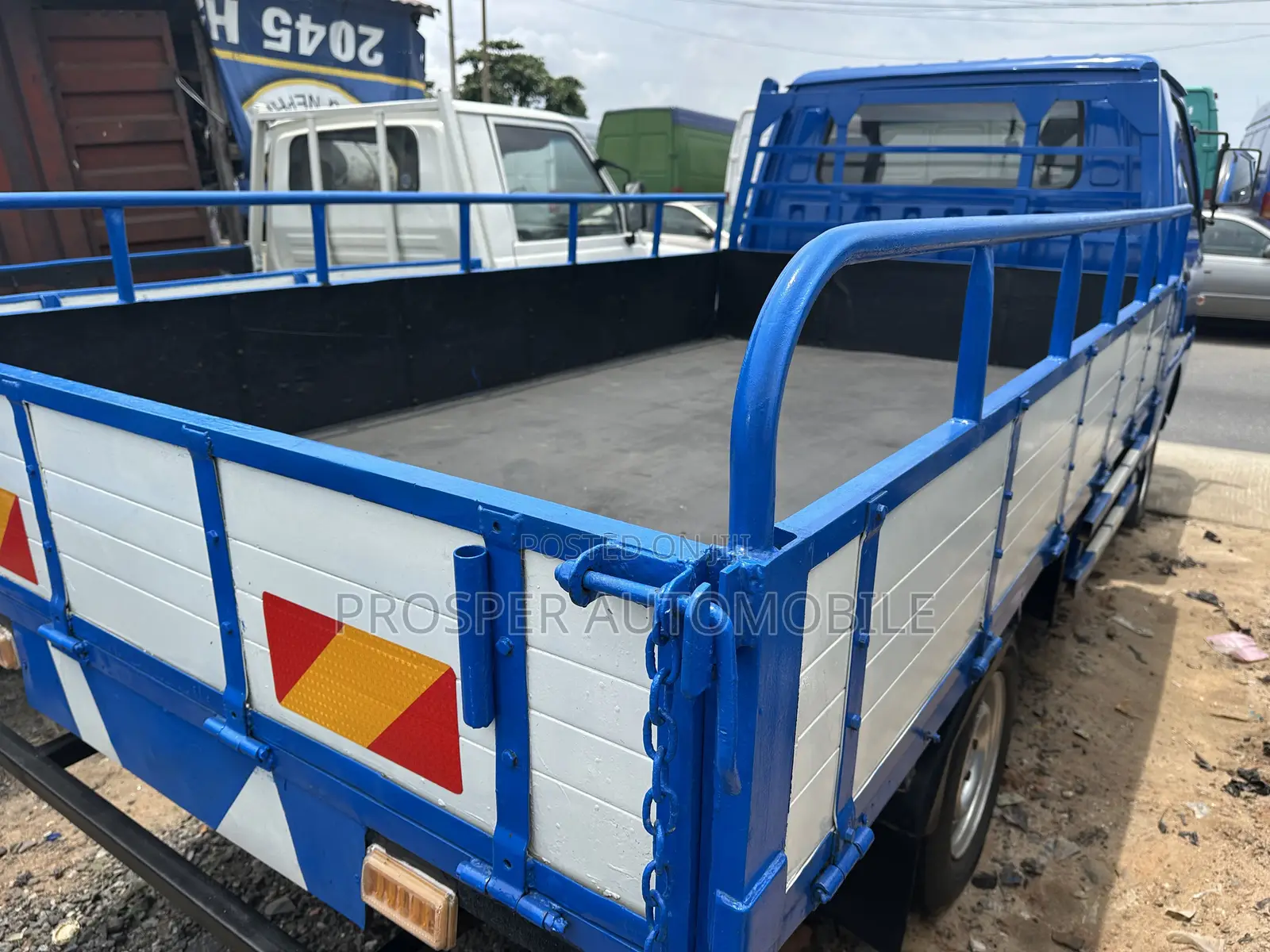 Mitsubishi Delica Truck