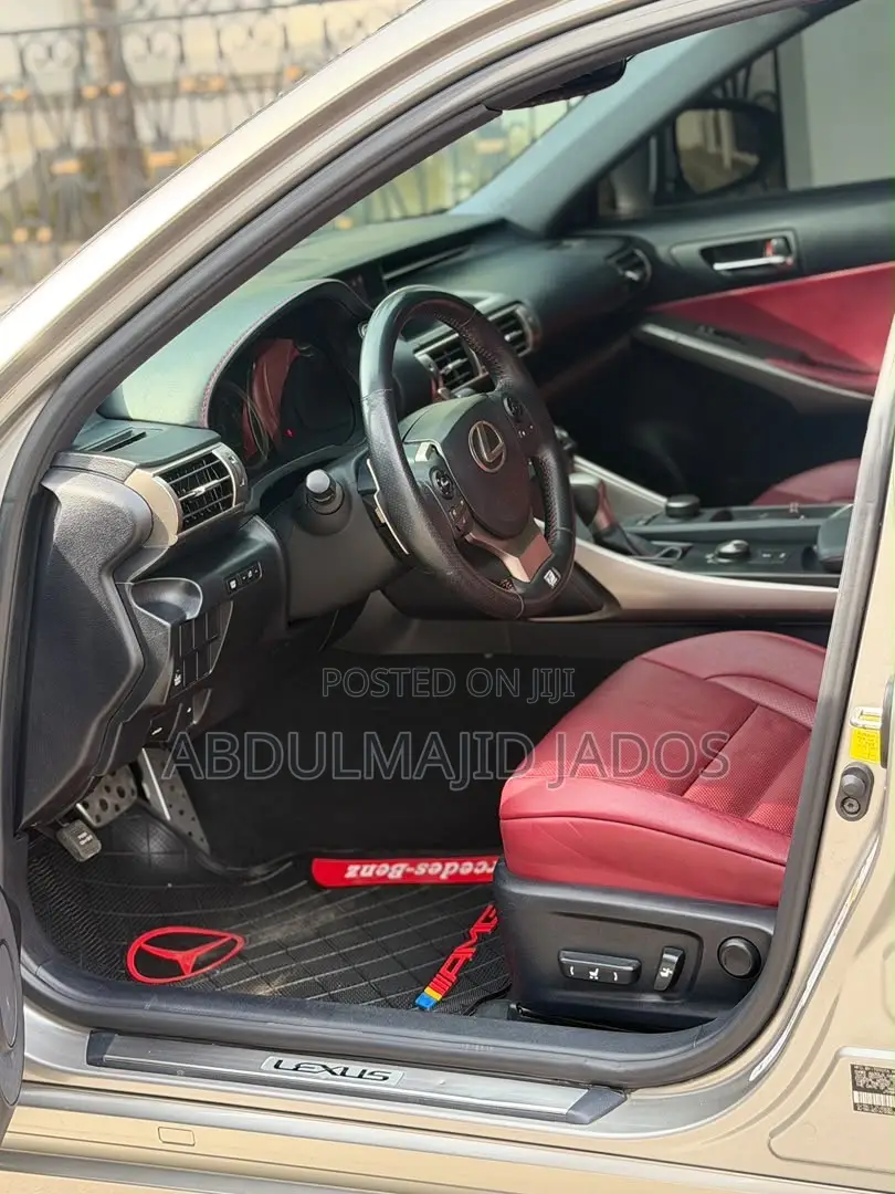 Lexus IS 2015 Brown