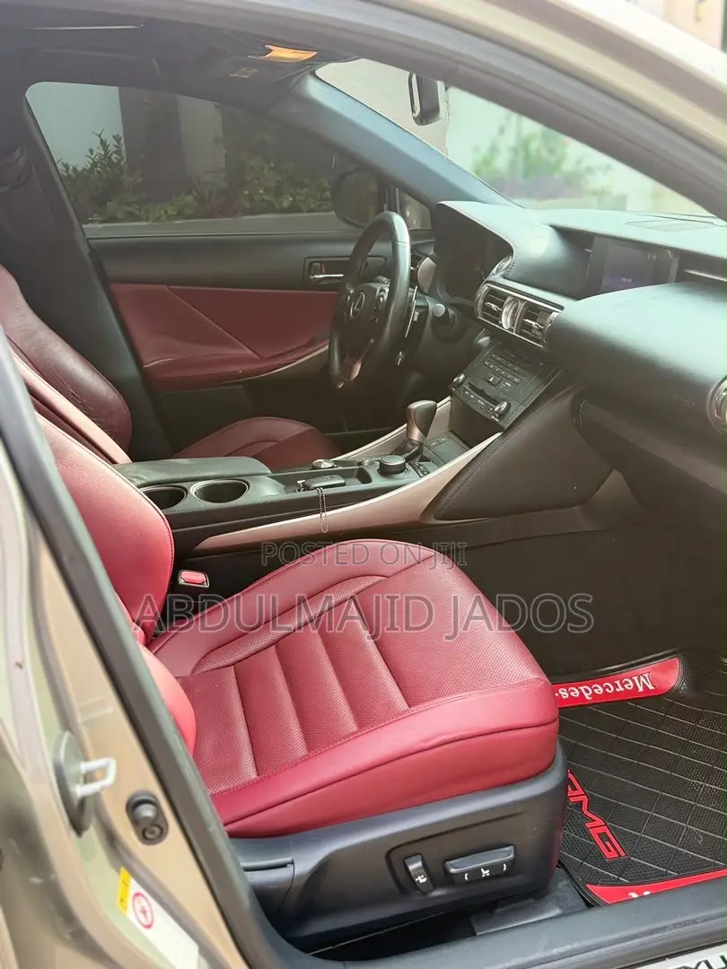 Lexus IS 2015 Brown