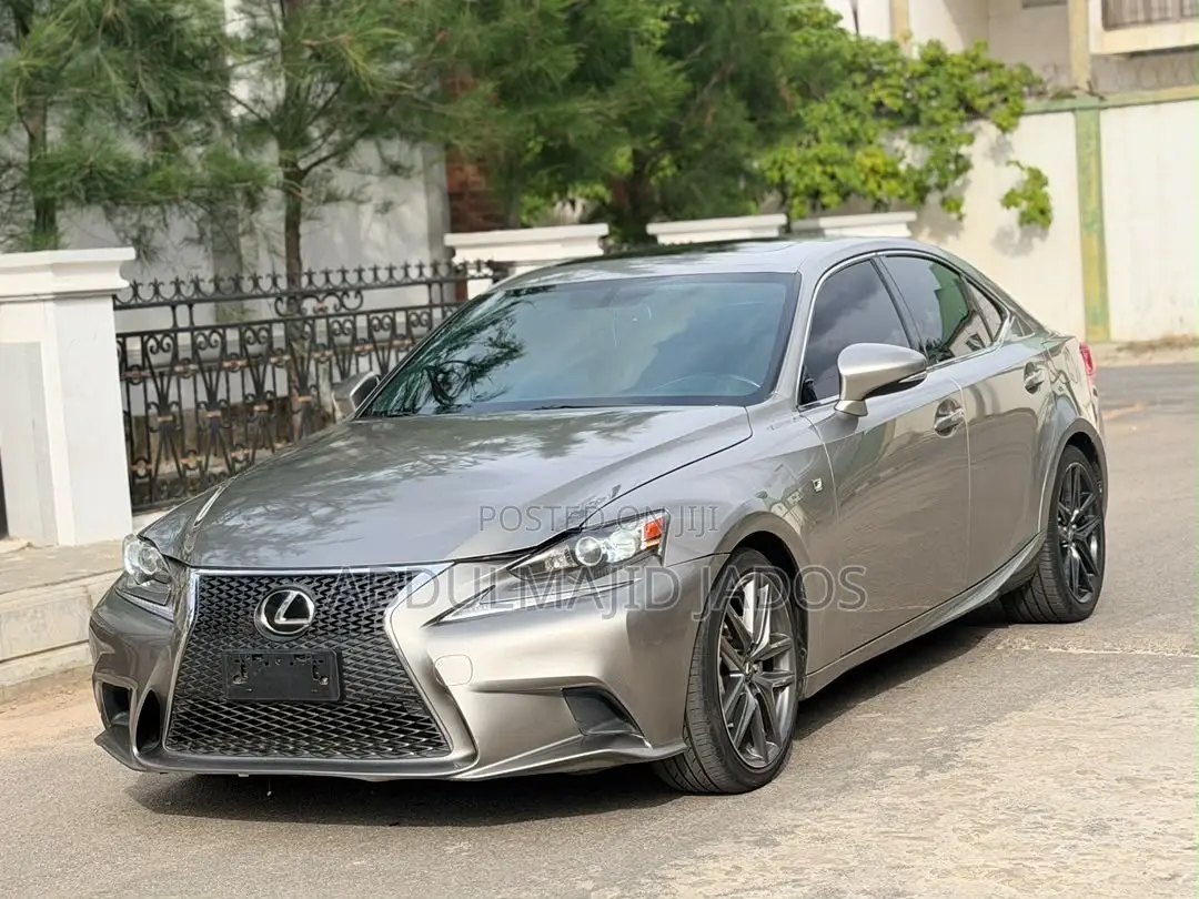 Lexus IS 2015 Brown