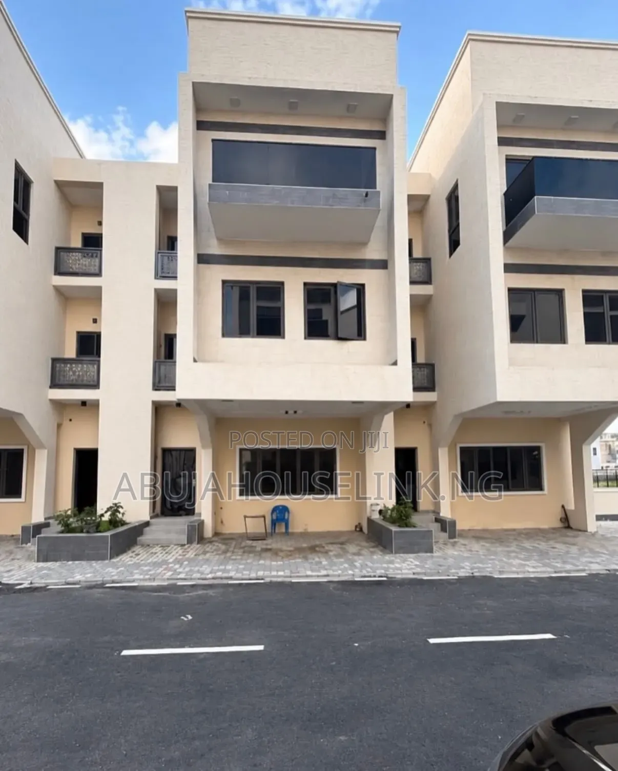 4bdrm Duplex in Guzape Main Abuja for sale