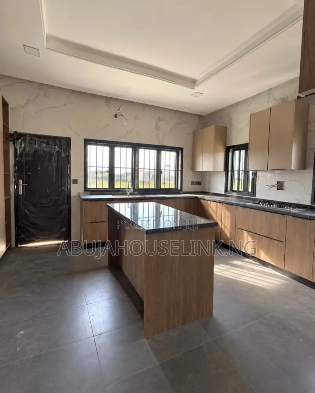 4bdrm Duplex in Guzape Main Abuja for sale