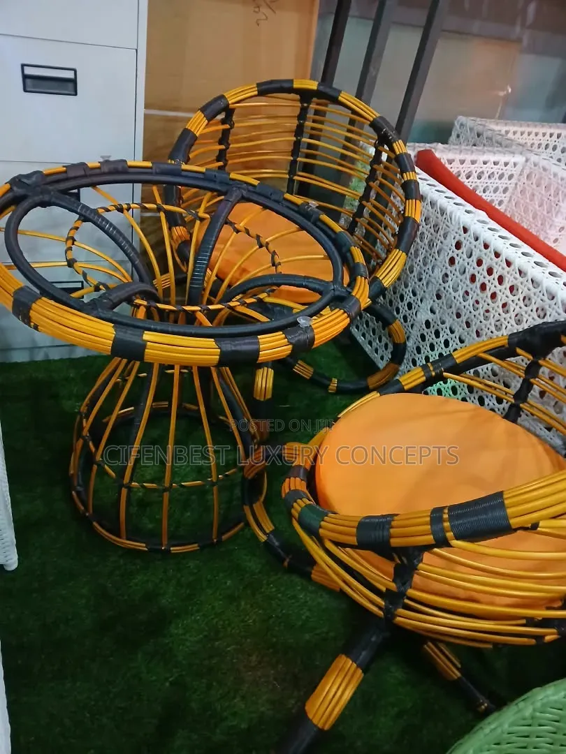 Unique Quality Outdoor Rattan Chair and Table