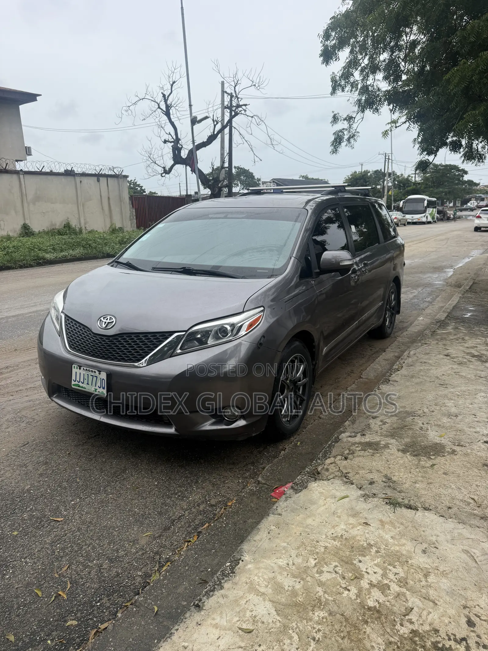 Toyota Sienna Limited AWD 7-Passenger 2013 Gray