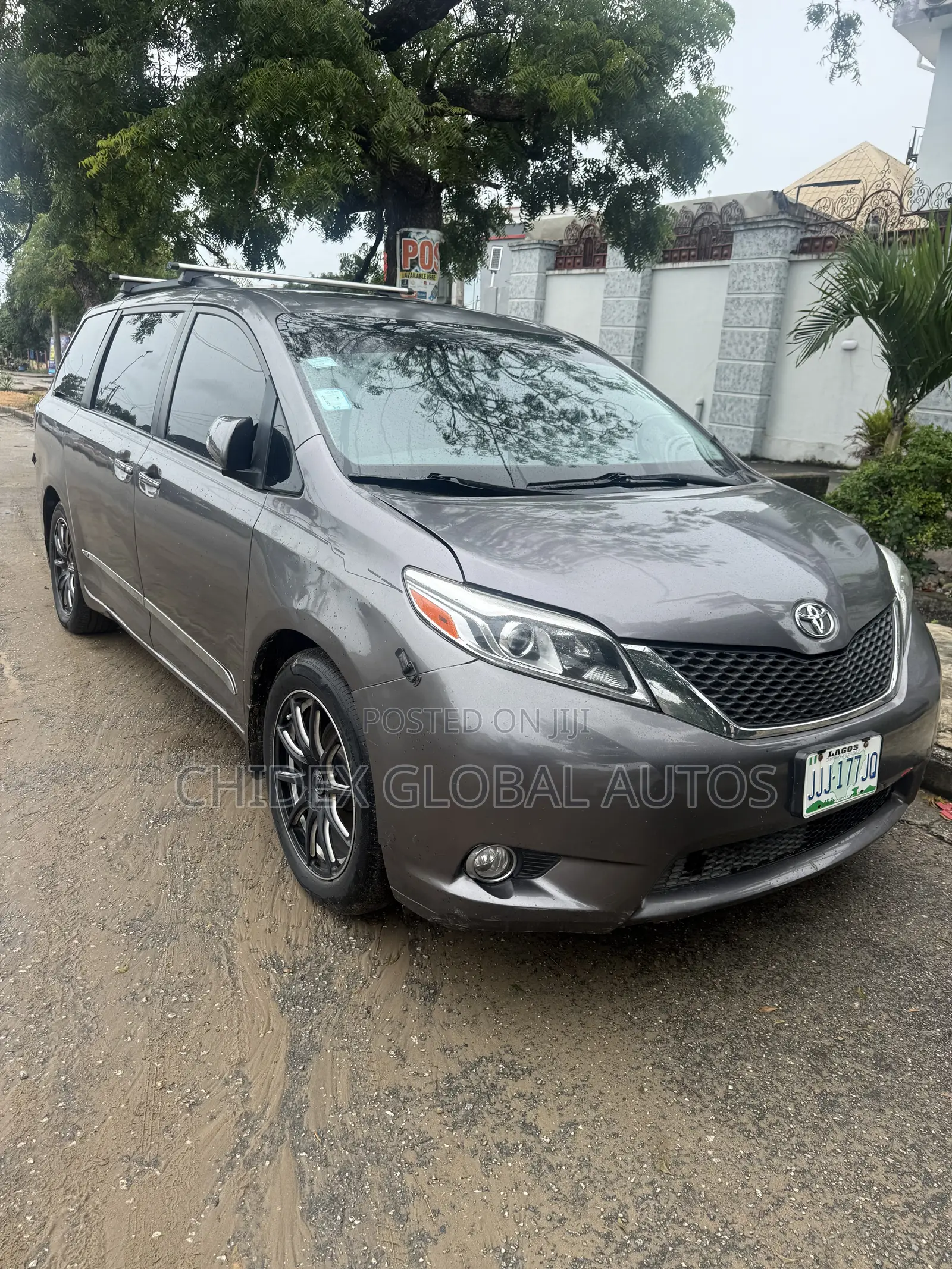 Toyota Sienna Limited AWD 7-Passenger 2013 Gray