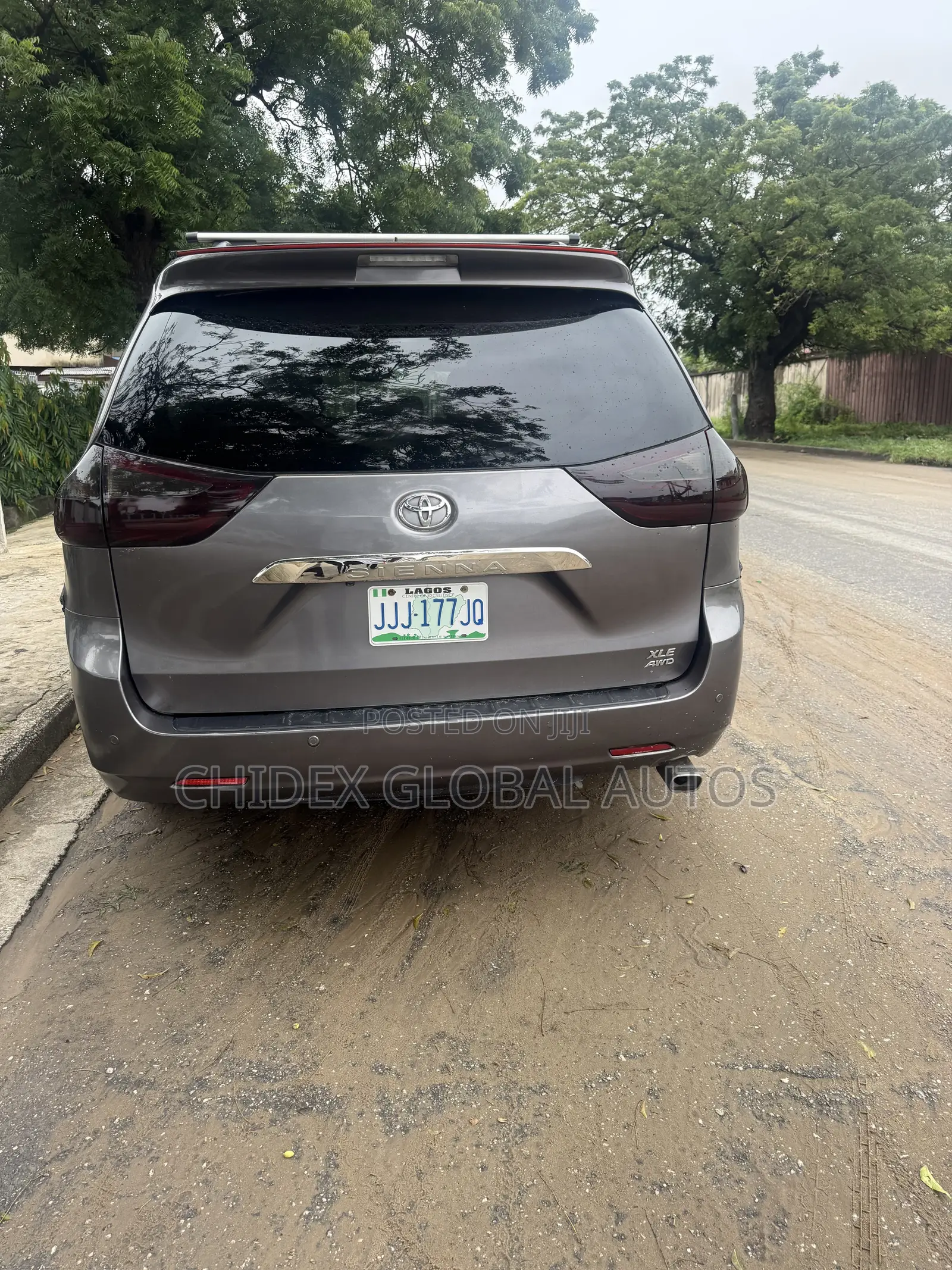 Toyota Sienna Limited AWD 7-Passenger 2013 Gray