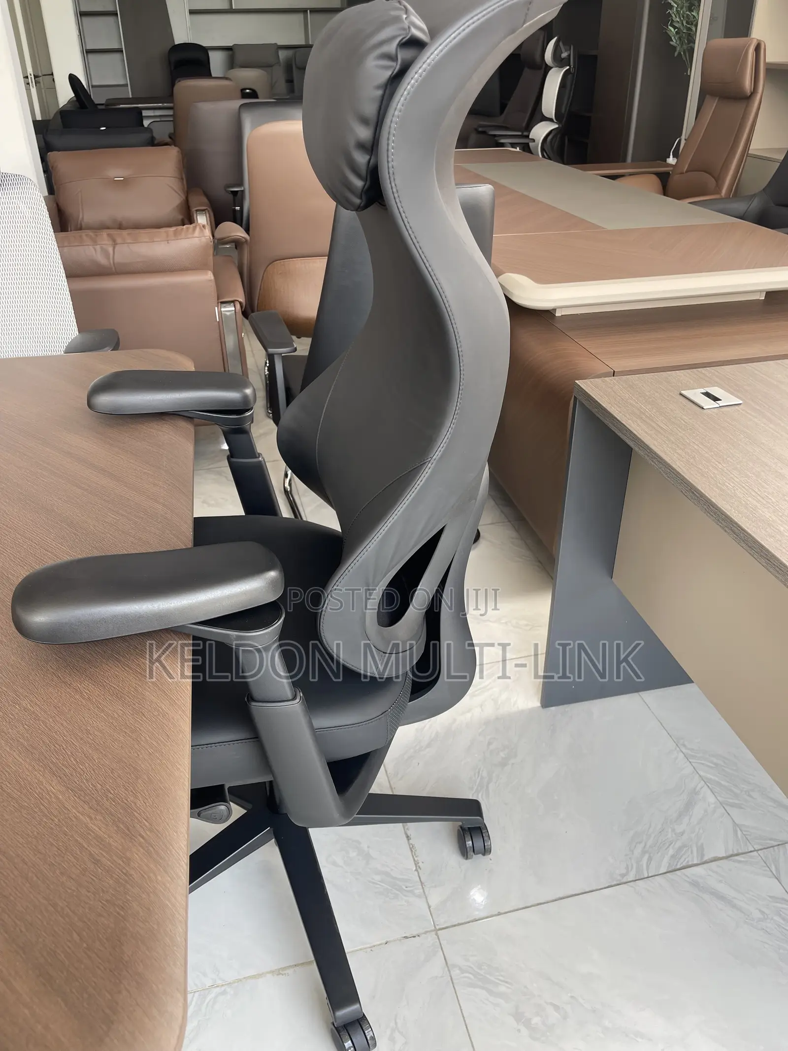 Heavy Duty Swivel Chair ,Multipurpose for Bosses