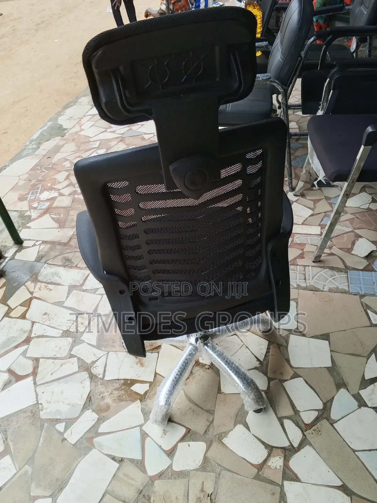 Swivel Head Rest Office Chair