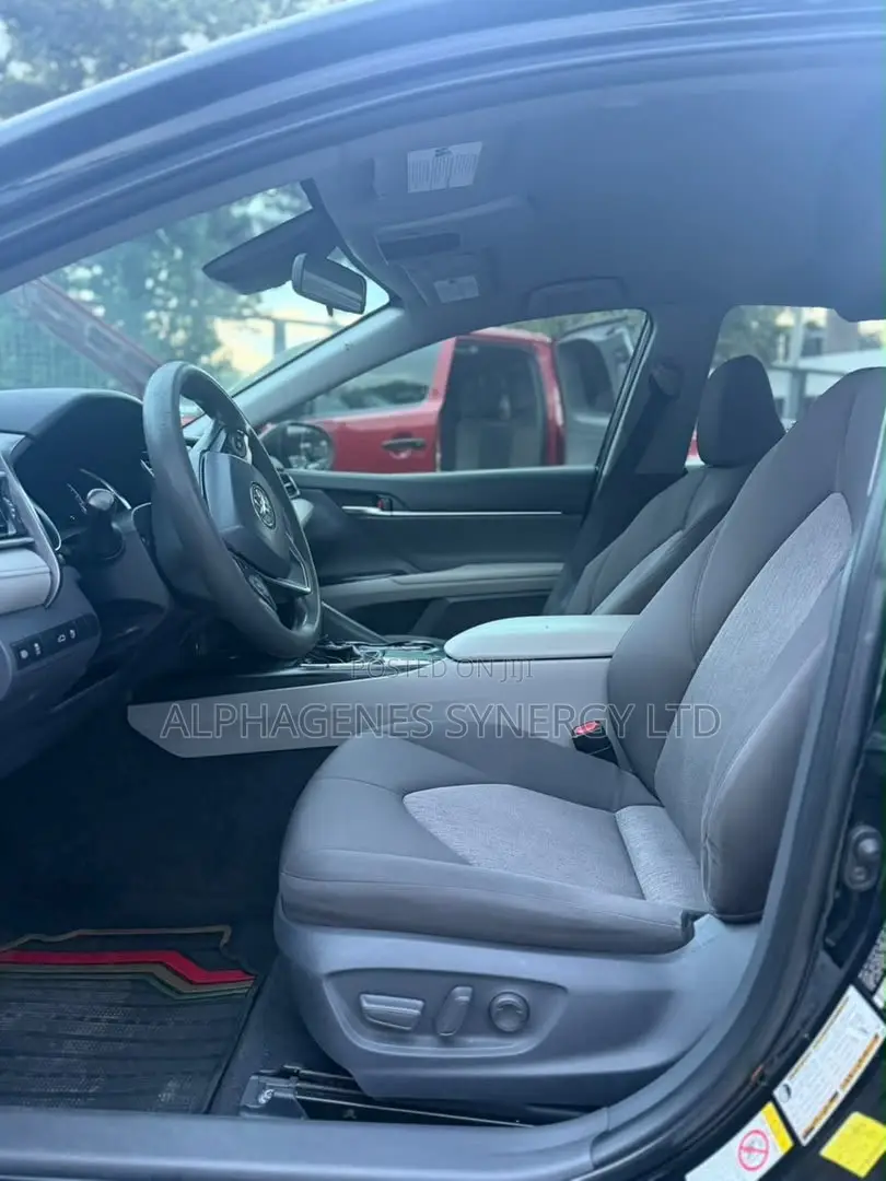 Toyota Camry SE FWD 2020 Black