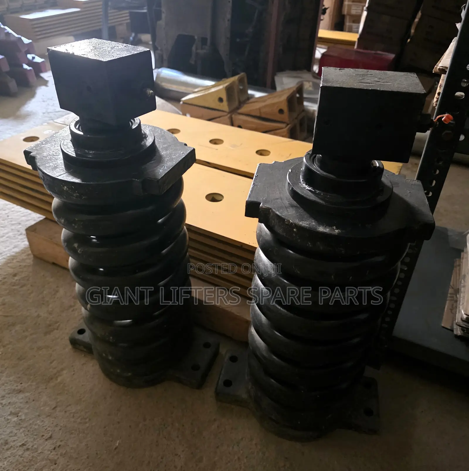 Track Adjuster / Recoil Spring