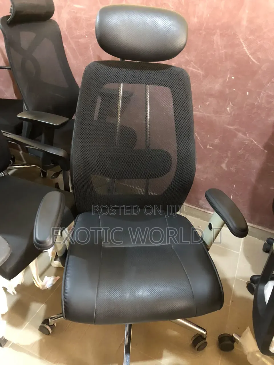 Ergonomic Mesh Office Chair With Chrome Support Frame