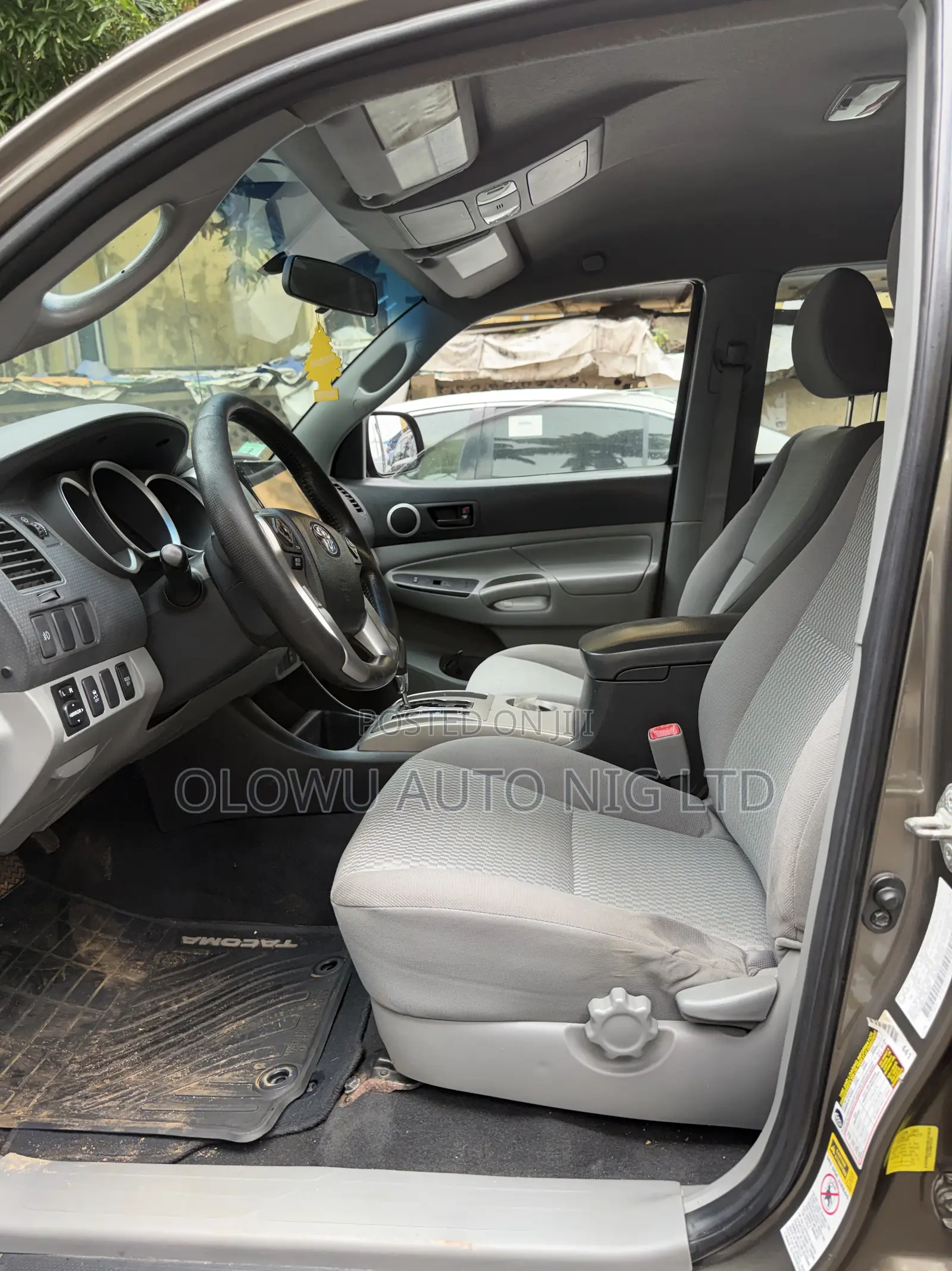Toyota Tacoma 4dr Double Cab 5.0 ft. SB (2.7L 4cyl 4A) 2014 Gray