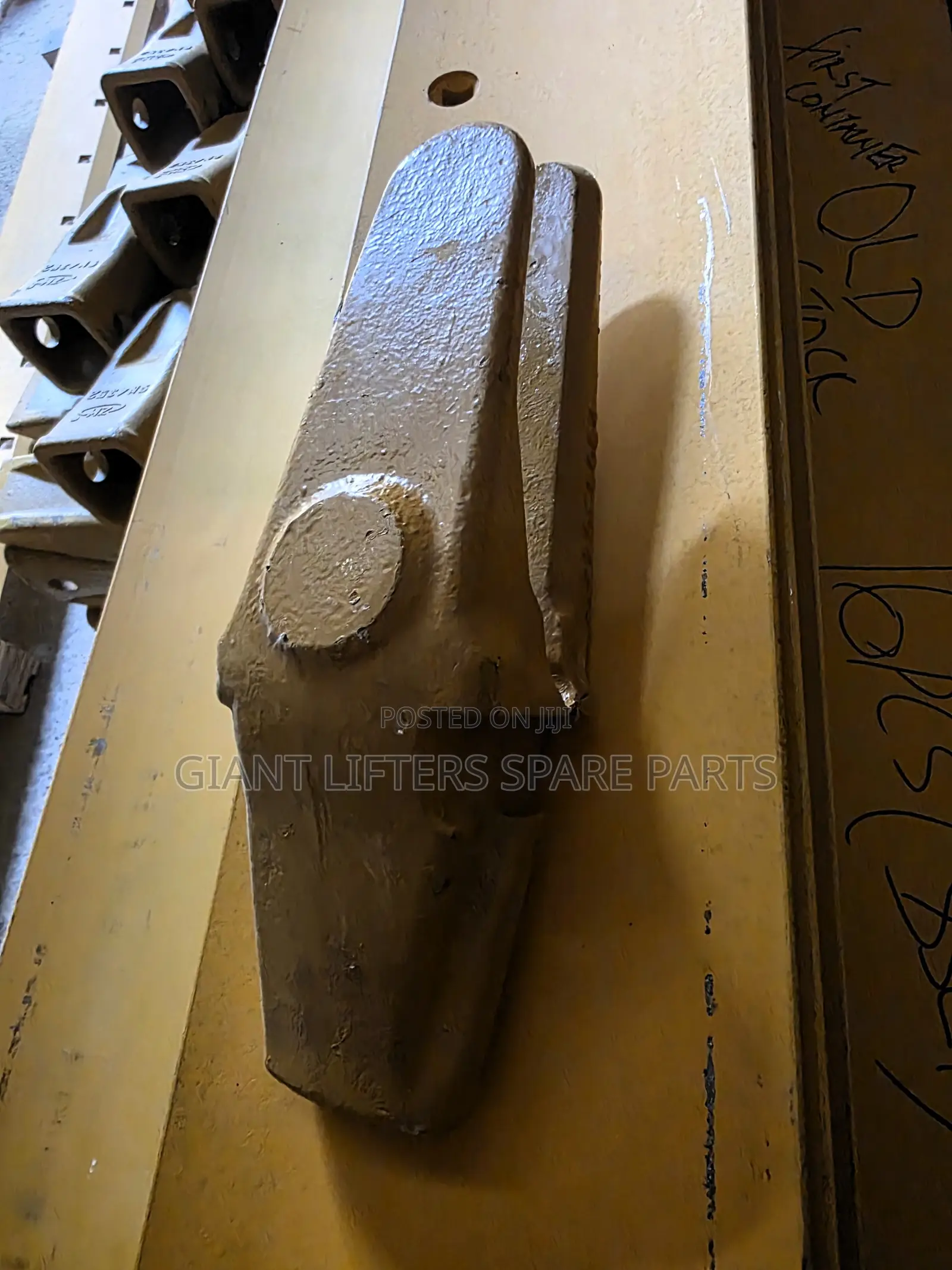 220-9094 Bucket Tooth – Heavy Equipment