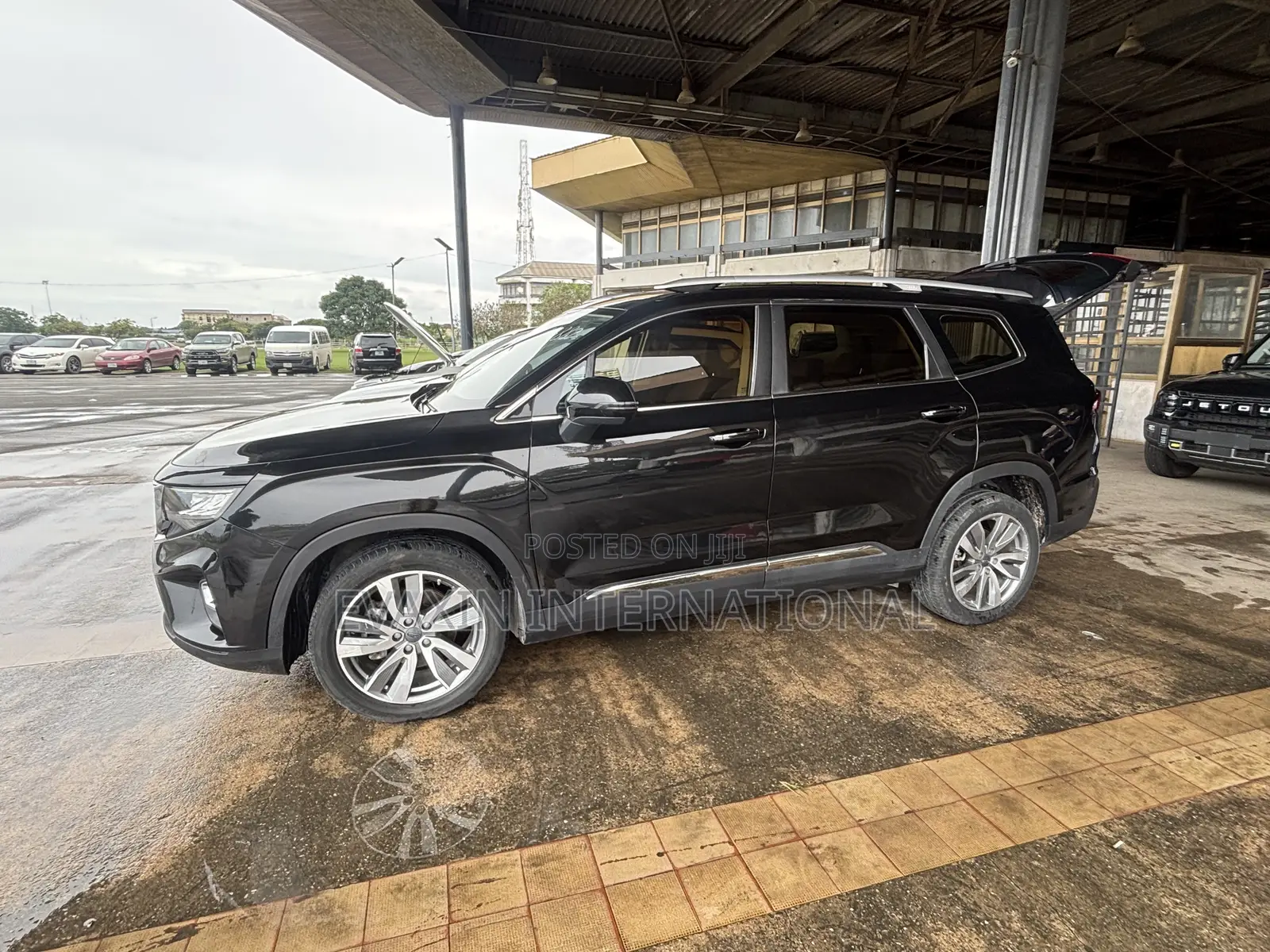 Geely Okavango 1.5 Hybrid FWD 2022 Black