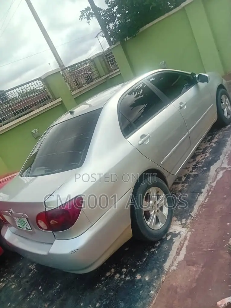 Toyota Corolla 2004 Gold