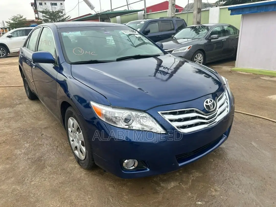 Toyota Camry LE 4dr Sedan (2.5L 4cyl 6A) 2011 Blue