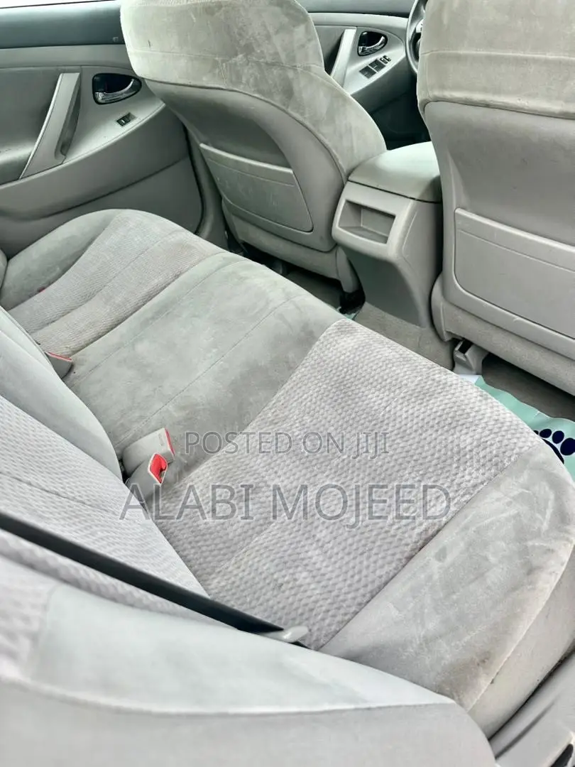 Toyota Camry LE 4dr Sedan (2.5L 4cyl 6A) 2011 Blue