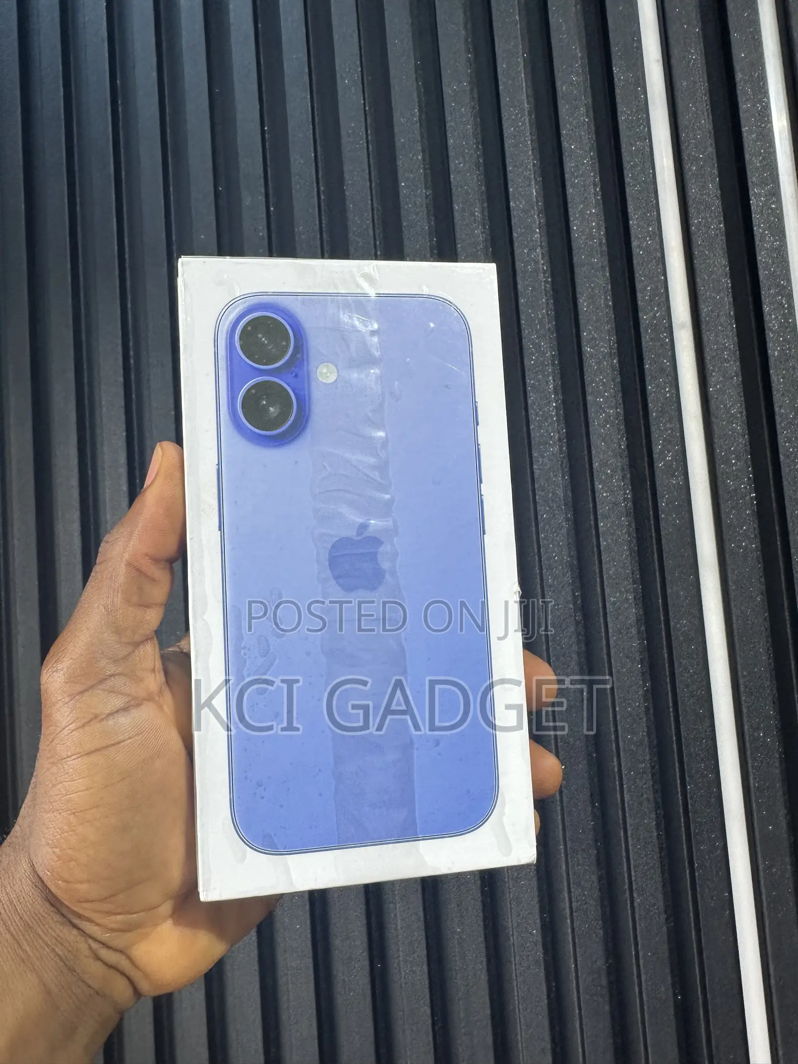 New Apple iPhone 16 128 GB Blue