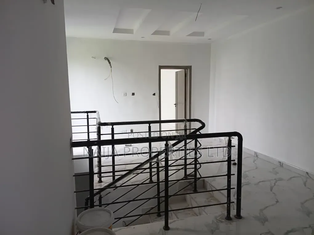 3bdrm Duplex in Beechwood Estate, Bogije for rent
