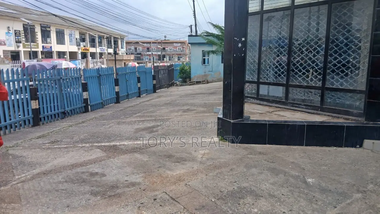 Exquisite Commercial Office Complex