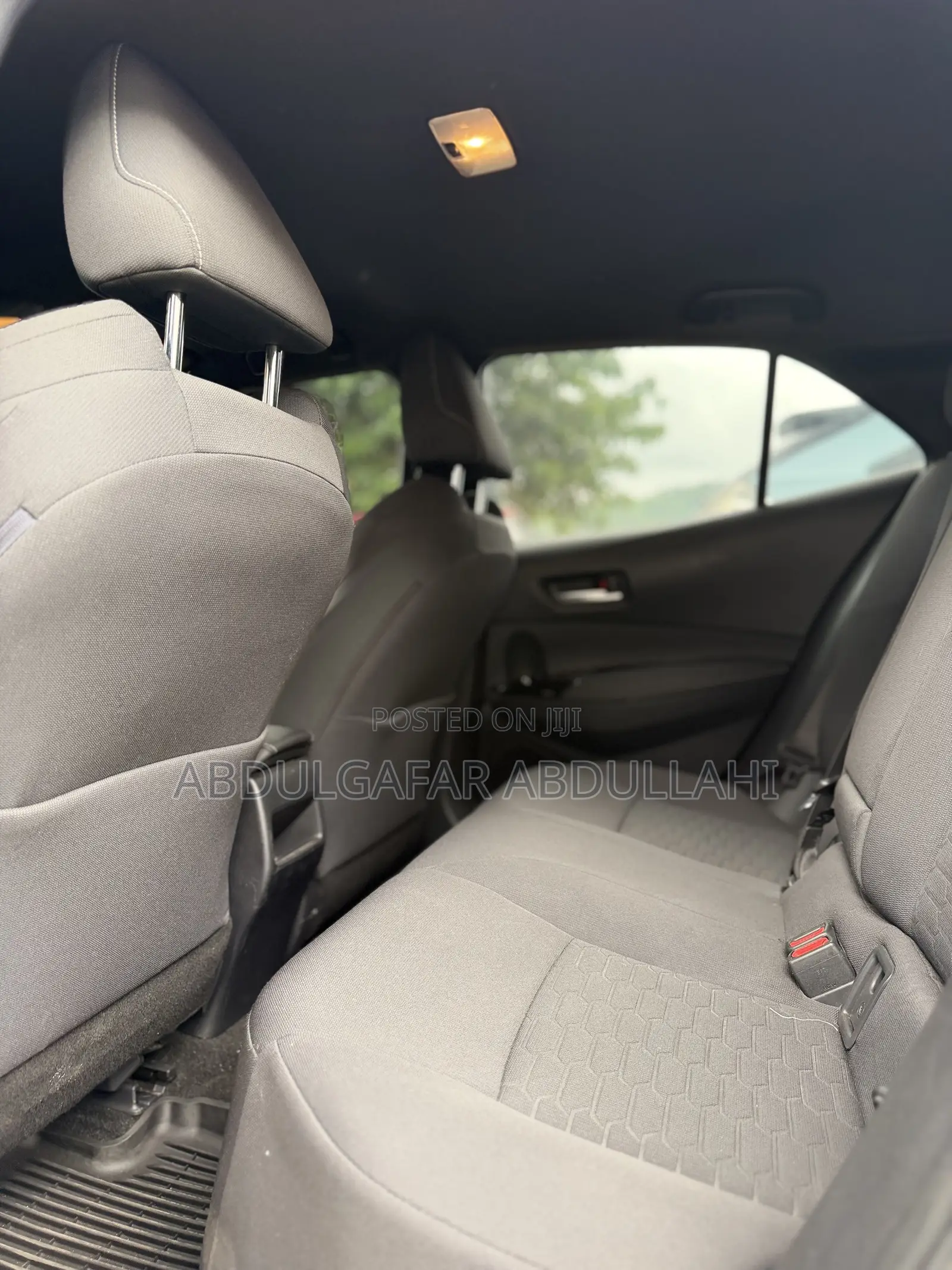 Toyota Corolla SE (1.8L 4cyl 6M) 2019 Silver