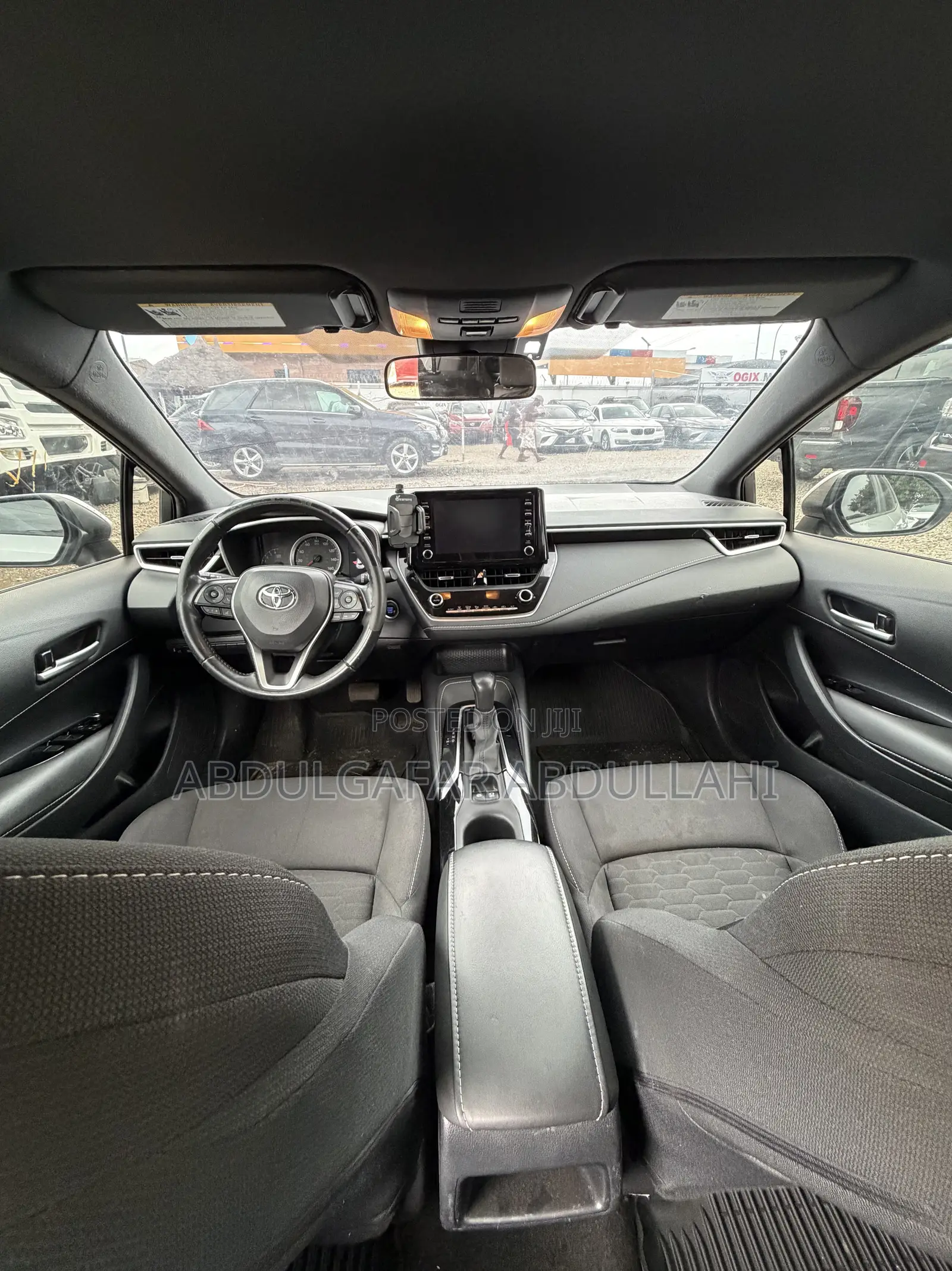 Toyota Corolla SE (1.8L 4cyl 6M) 2019 Silver