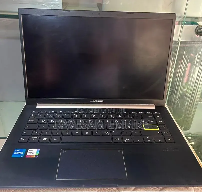 Laptop Asus VivoBook S13 S330UN 8GB Intel Core i5 SSD 256GB