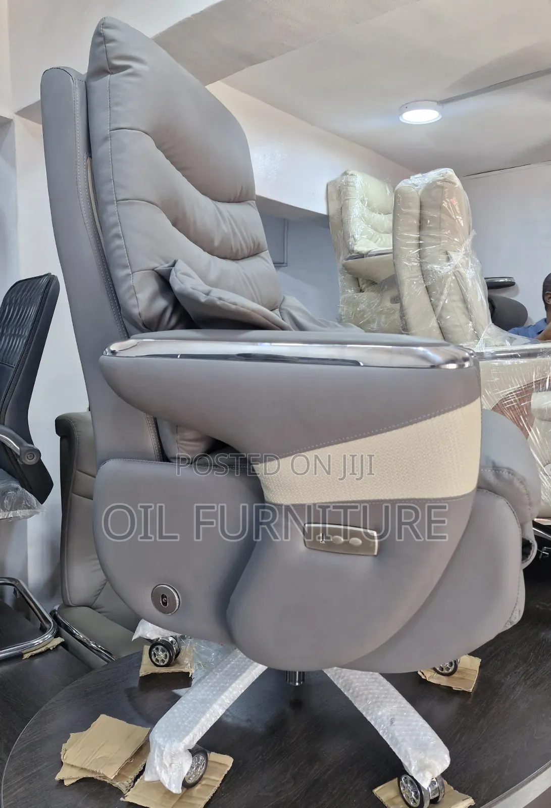 ​Executive Luxury Reclining Office Chair With Footrest Swivel Wheels