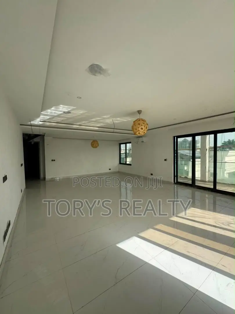 4bdrm Maisonette in Ikoyi S.W for sale