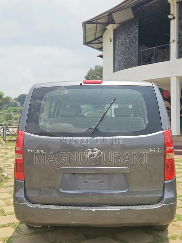 Hyundai H1 2010 Grey
