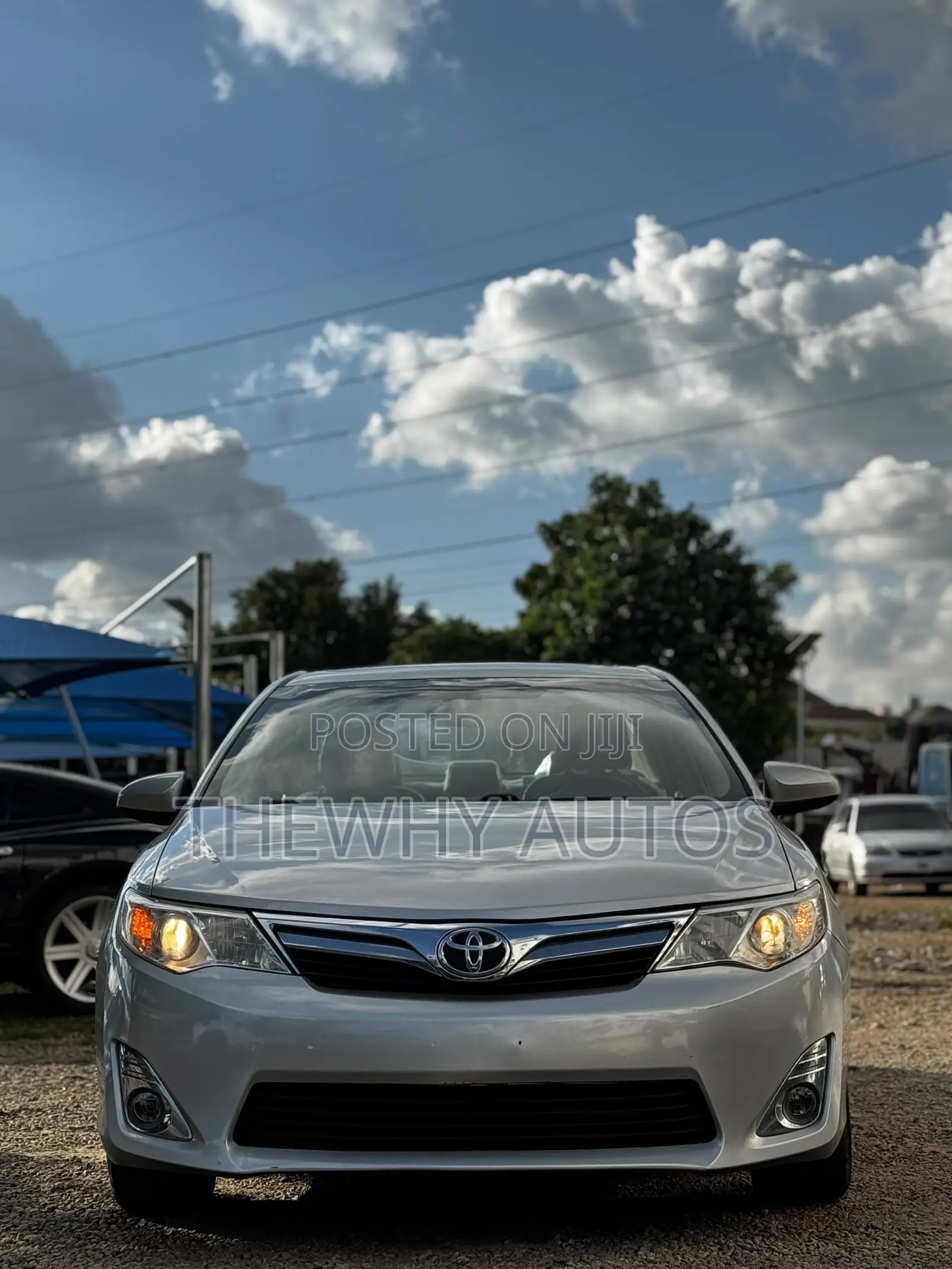 Toyota Camry XLE 4dr Sedan (2.5L 4cyl 6A) 2012 Silver