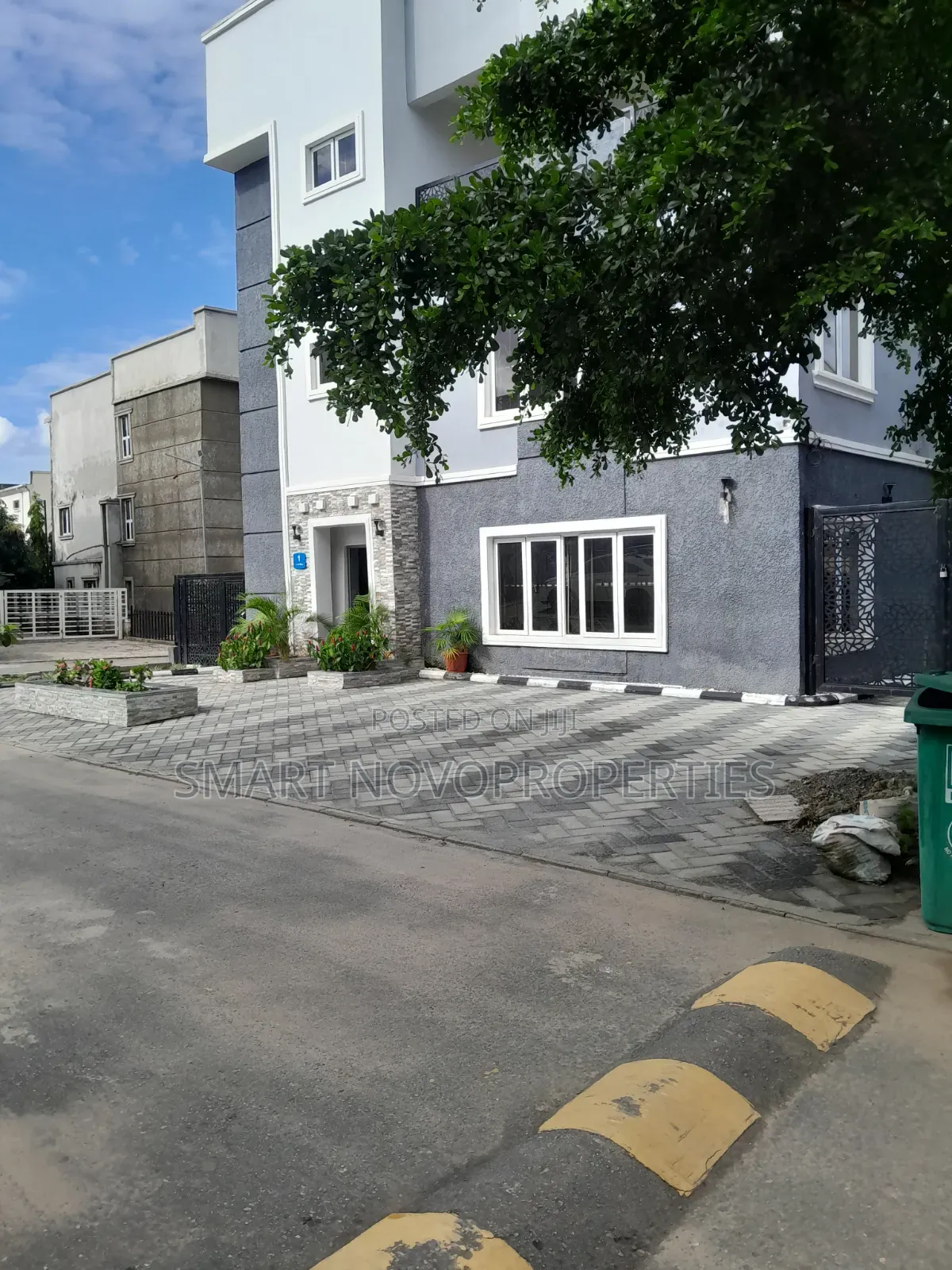 5bdrm Duplex in Brain'S And Hammer, Zone B for sale