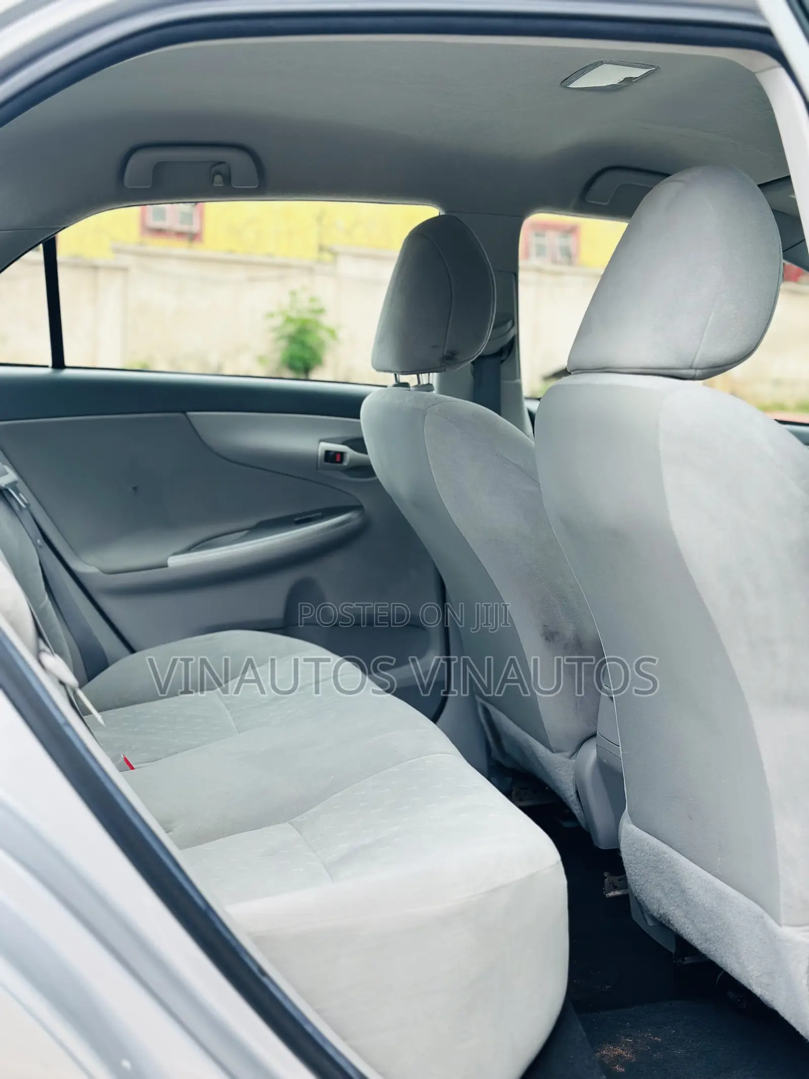 Toyota Corolla 2010 Silver