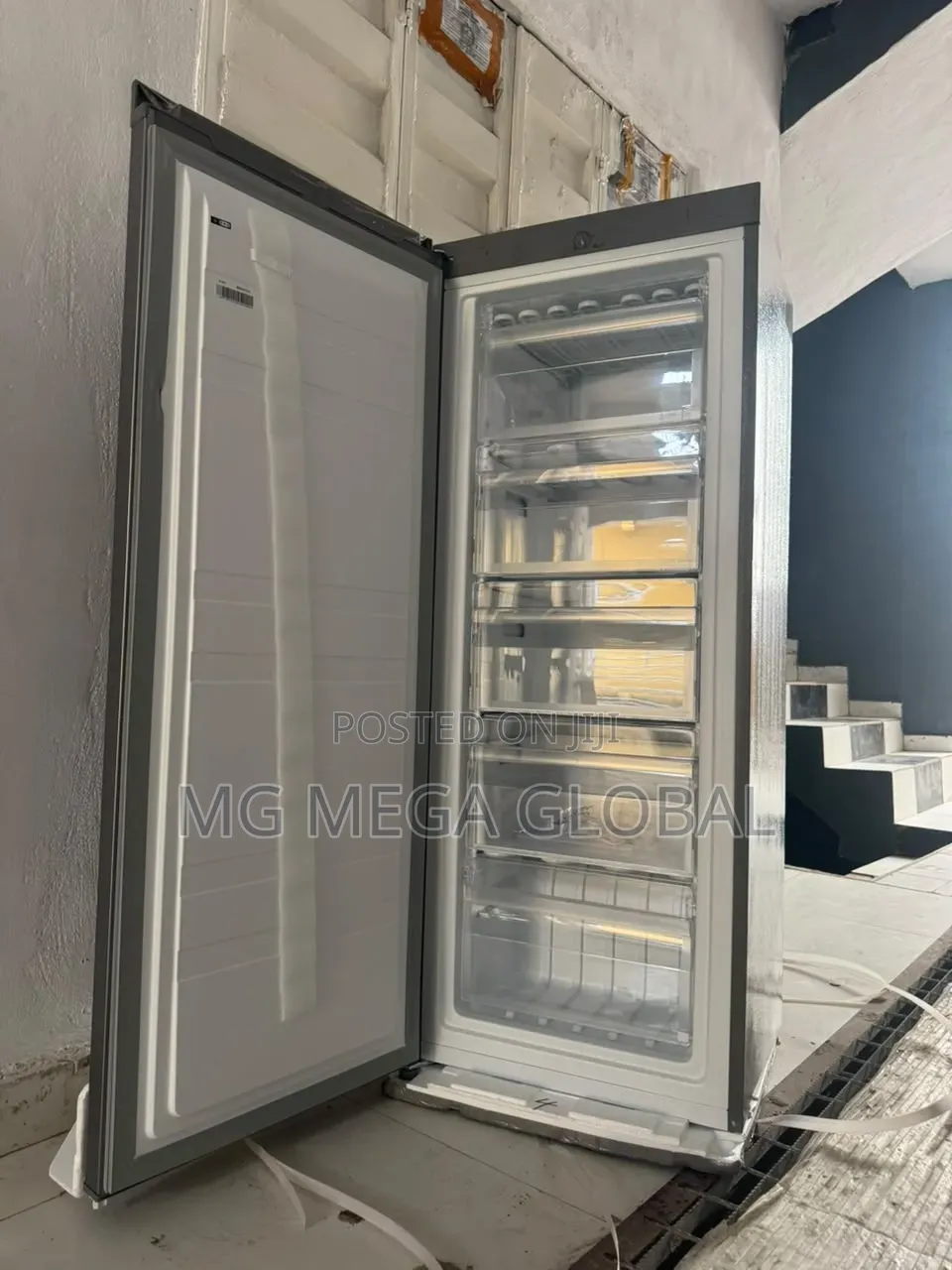 Midea Standing Freezer