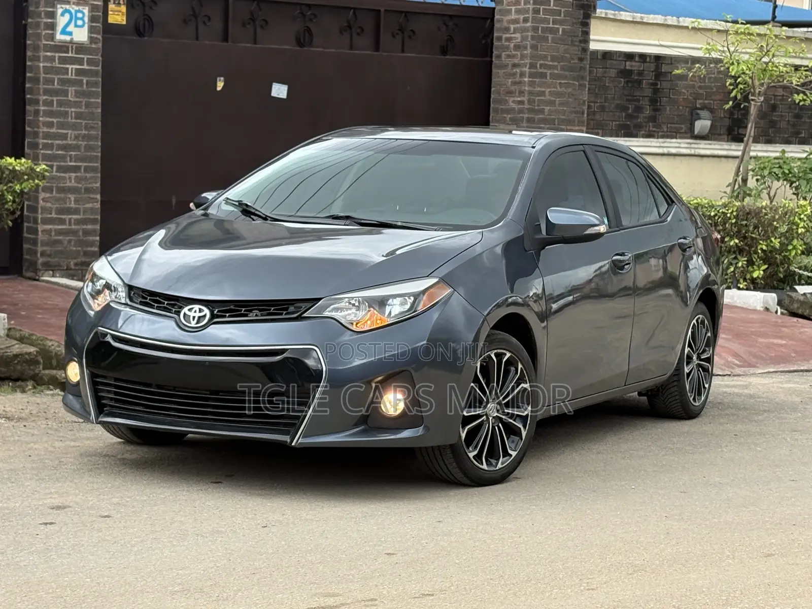 Toyota Corolla S Plus 4dr Sedan (1.8L 4cyl 6M) 2014 Gray
